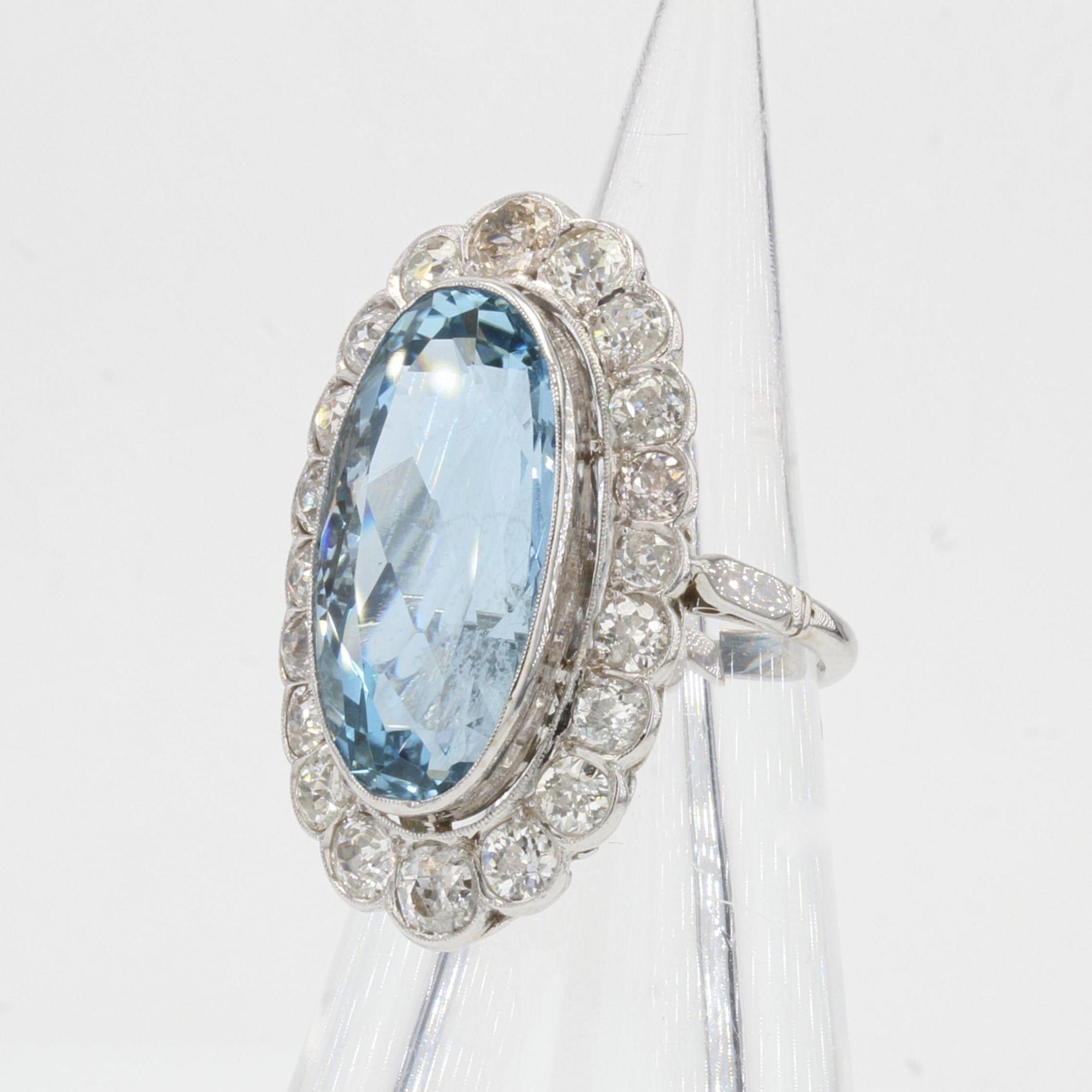 20th Century 11, 50 Carat Aquamarine Diamonds Platinum Pompadour Ring In Excellent Condition For Sale In Poitiers, FR