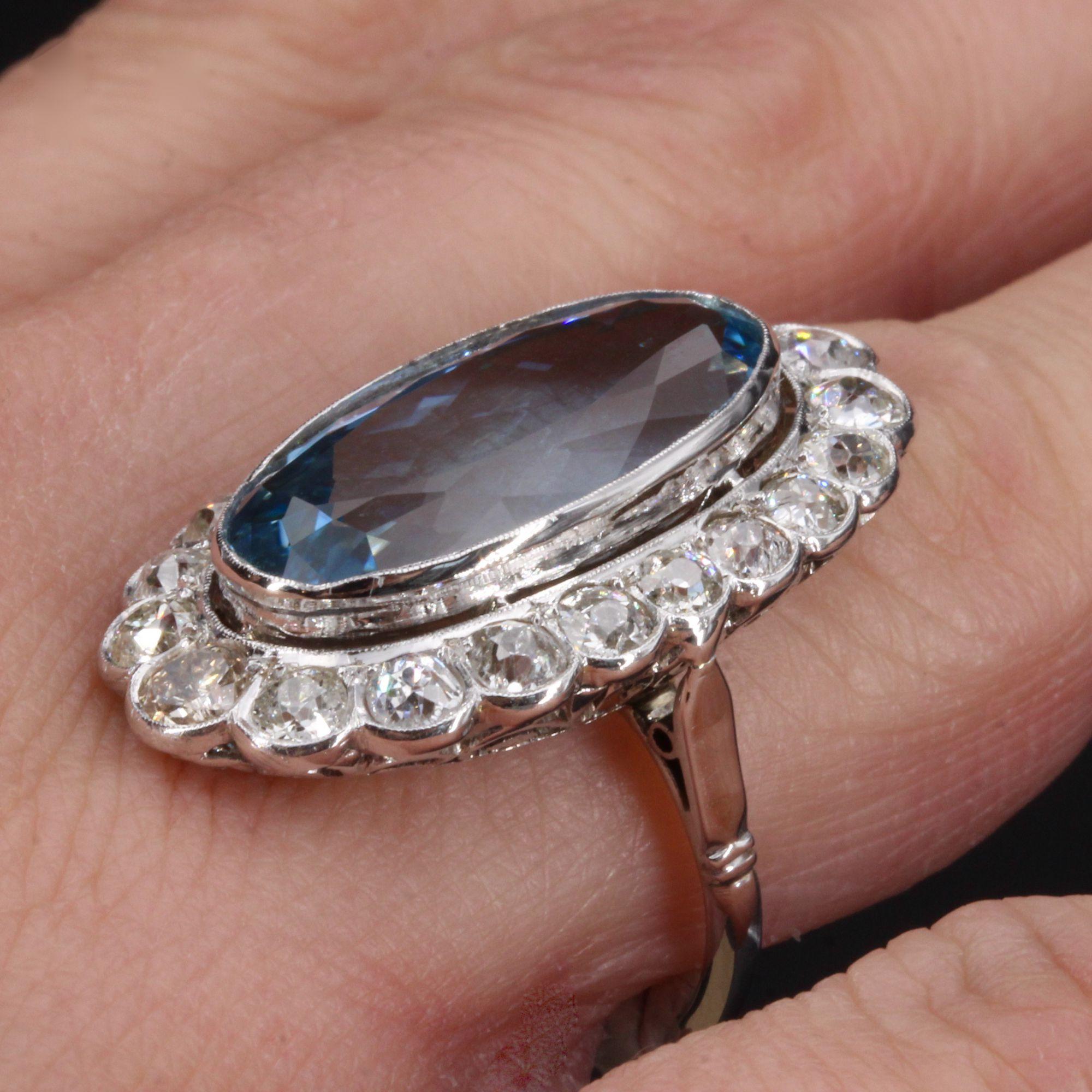 20th Century 11, 50 Carat Aquamarine Diamonds Platinum Pompadour Ring For Sale 2