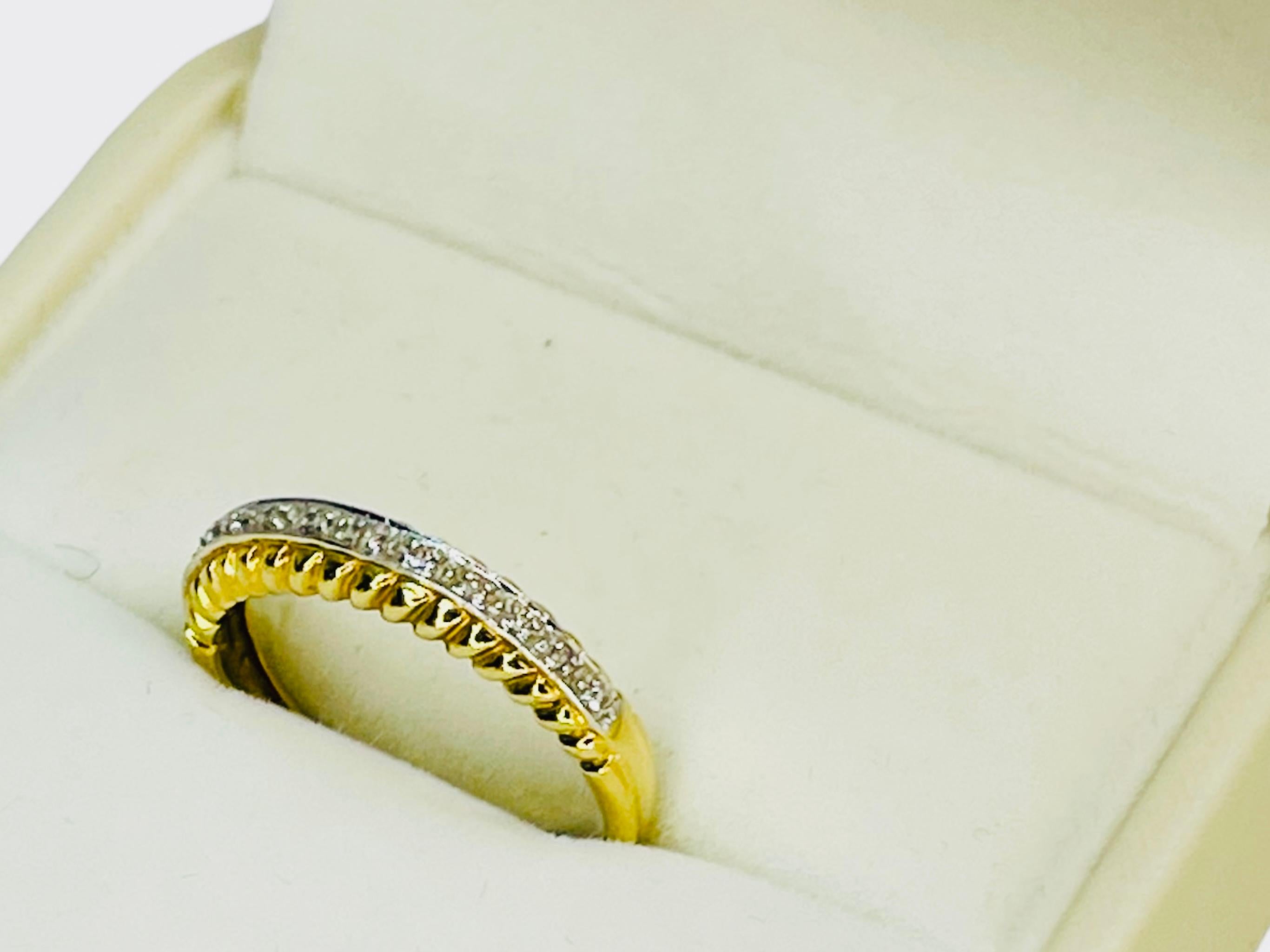 Bague d'anniversaire du 20e siècle en or 14K avec diamants en vente 1