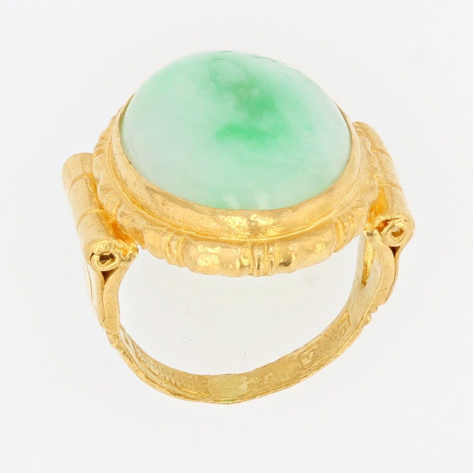 20th Century 15 Carat Jade Jadeite 18 Karat Yellow Gold Ring 5