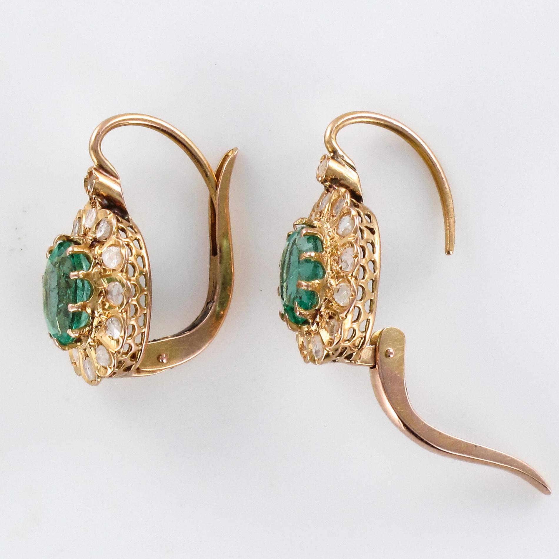 20th Century 1.52 Carat Emerald Diamond Rose Gold Drop Earrings 5
