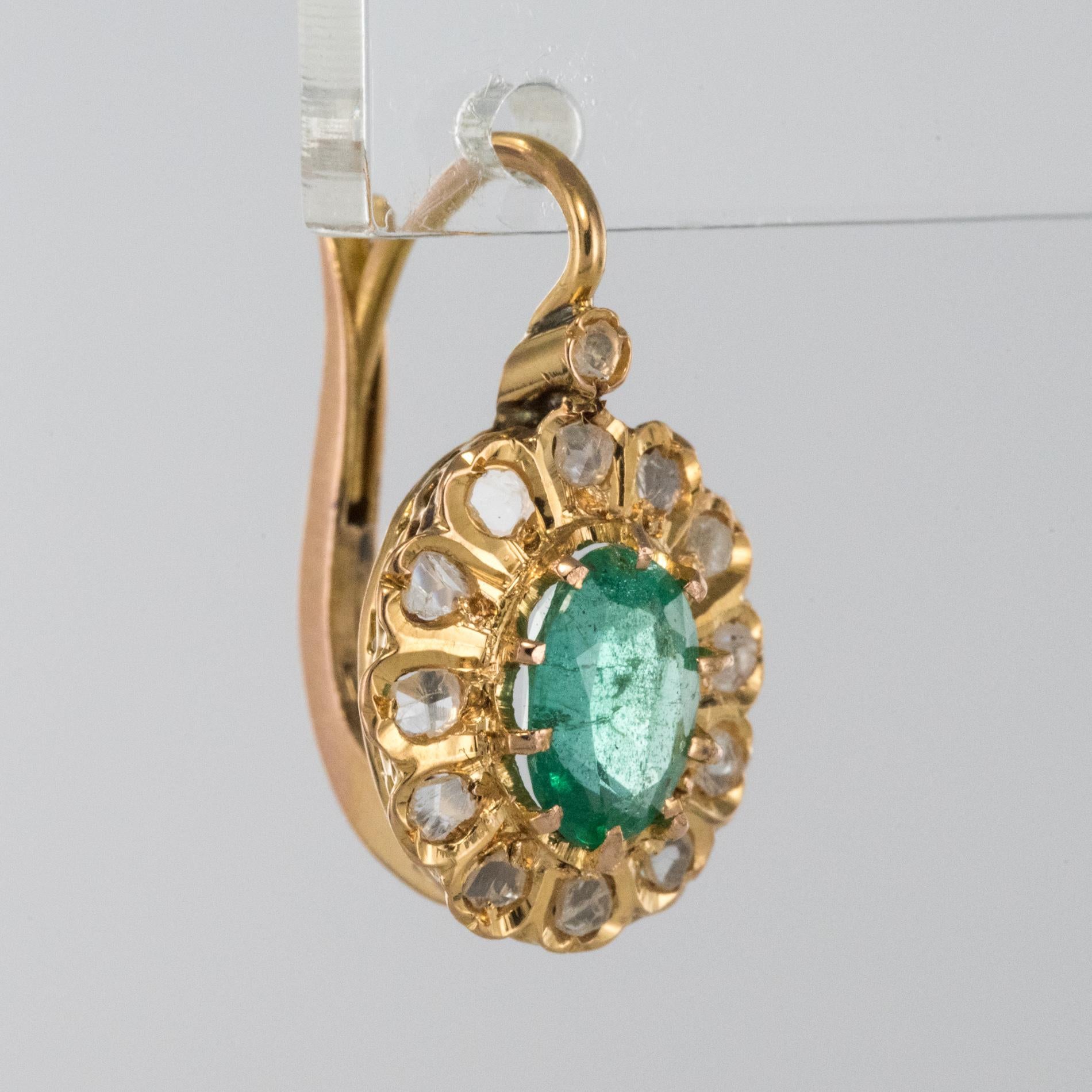 20th Century 1.52 Carat Emerald Diamond Rose Gold Drop Earrings In Excellent Condition In Poitiers, FR