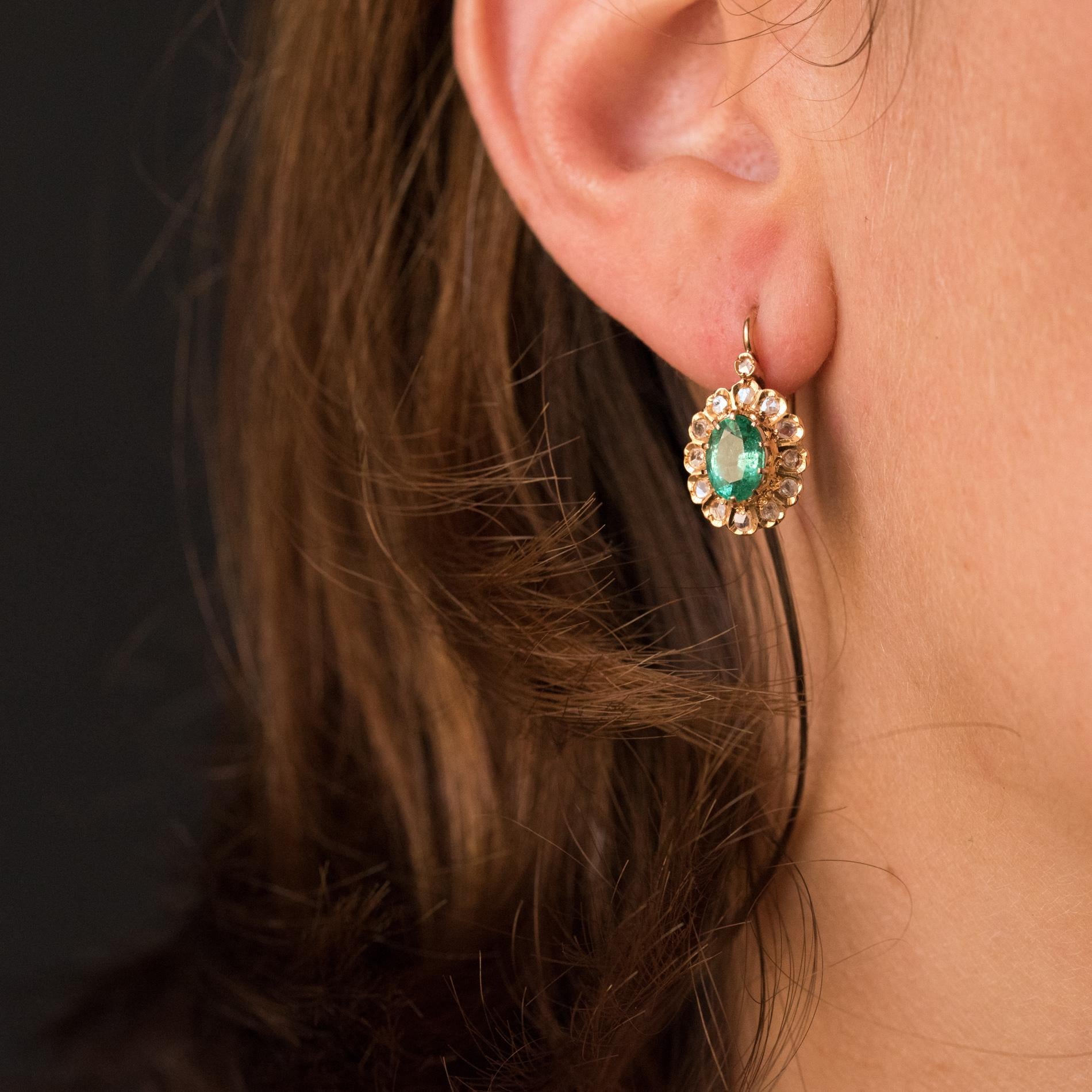 20th Century 1.52 Carat Emerald Diamond Rose Gold Drop Earrings 3