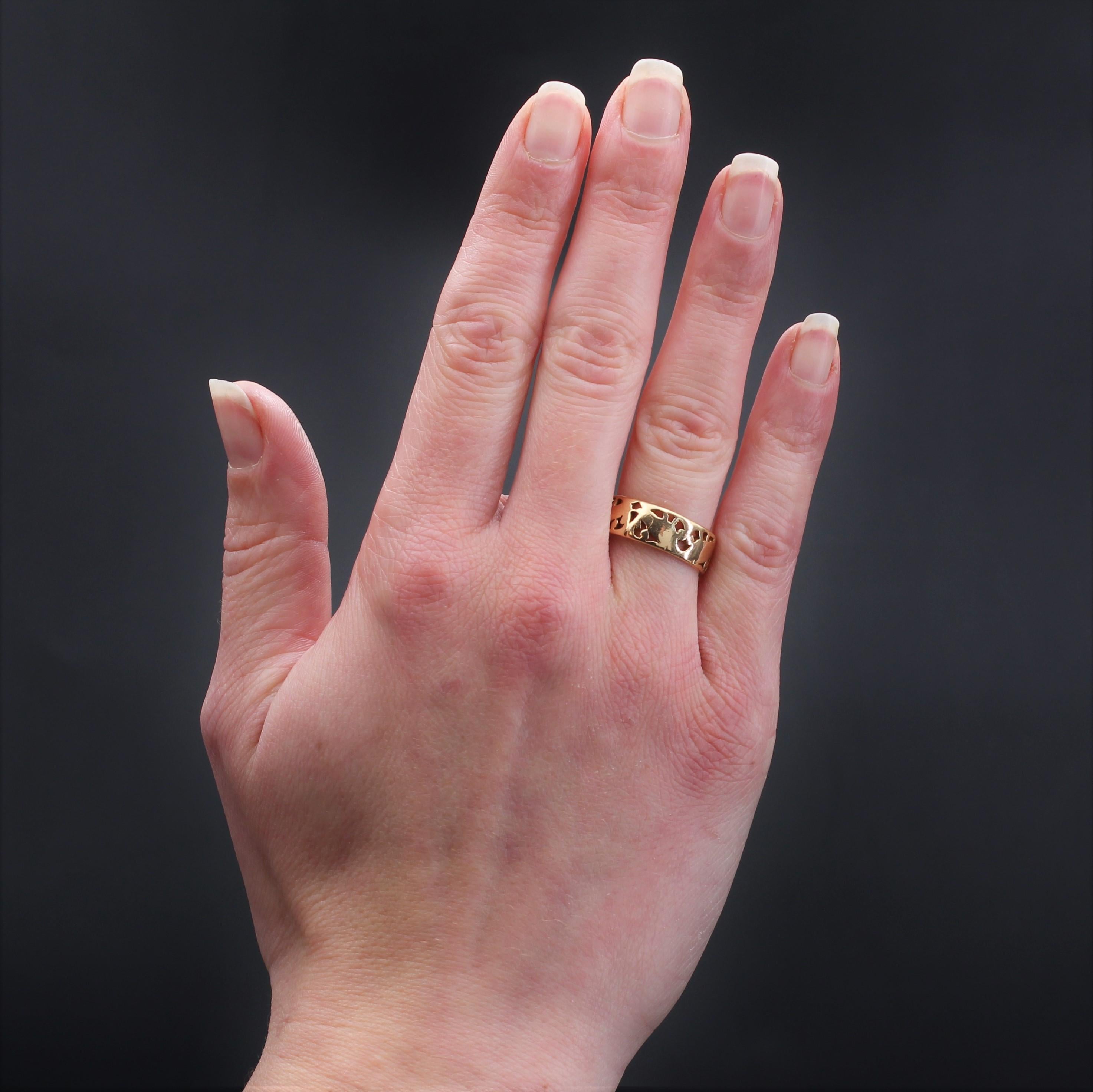  Ring in 18 karat rose gold.
Antique gold ring, it is decorated with an openwork pattern.
Width : 6,8 mm, thickness : 0,8 mm approximately.
Total weight of the jewel : 5,4 g approximately.
US Size : 7,5 ; No resize.
Authentic antique jewel - Work of