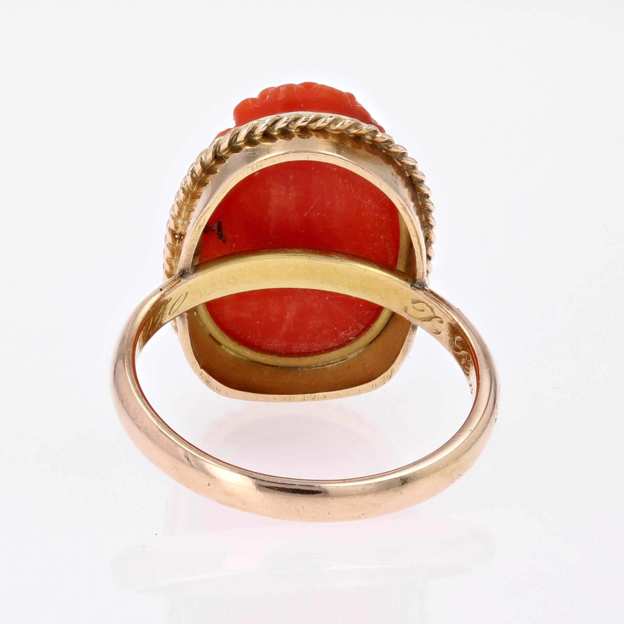 Bague en or jaune 18 carats du 20e siècle avec camée et corail en vente 11