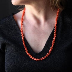 20th Century 18 Karat Yellow Gold Coral Necklace