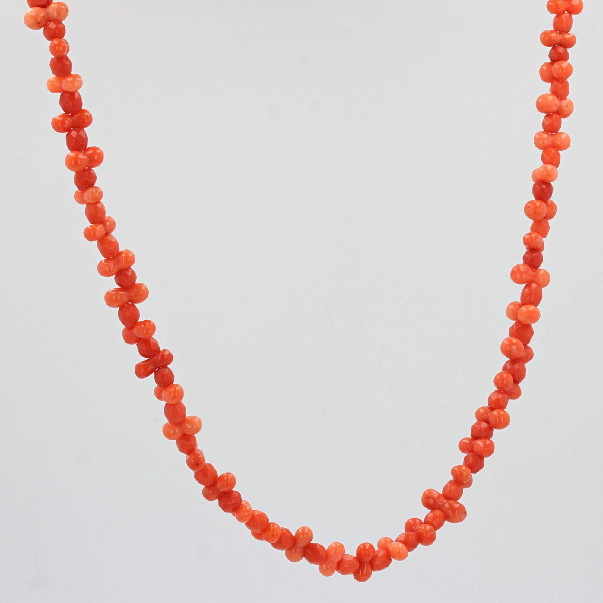 Belle Époque 20th Century 18 Karat Yellow Gold Coral Necklace For Sale