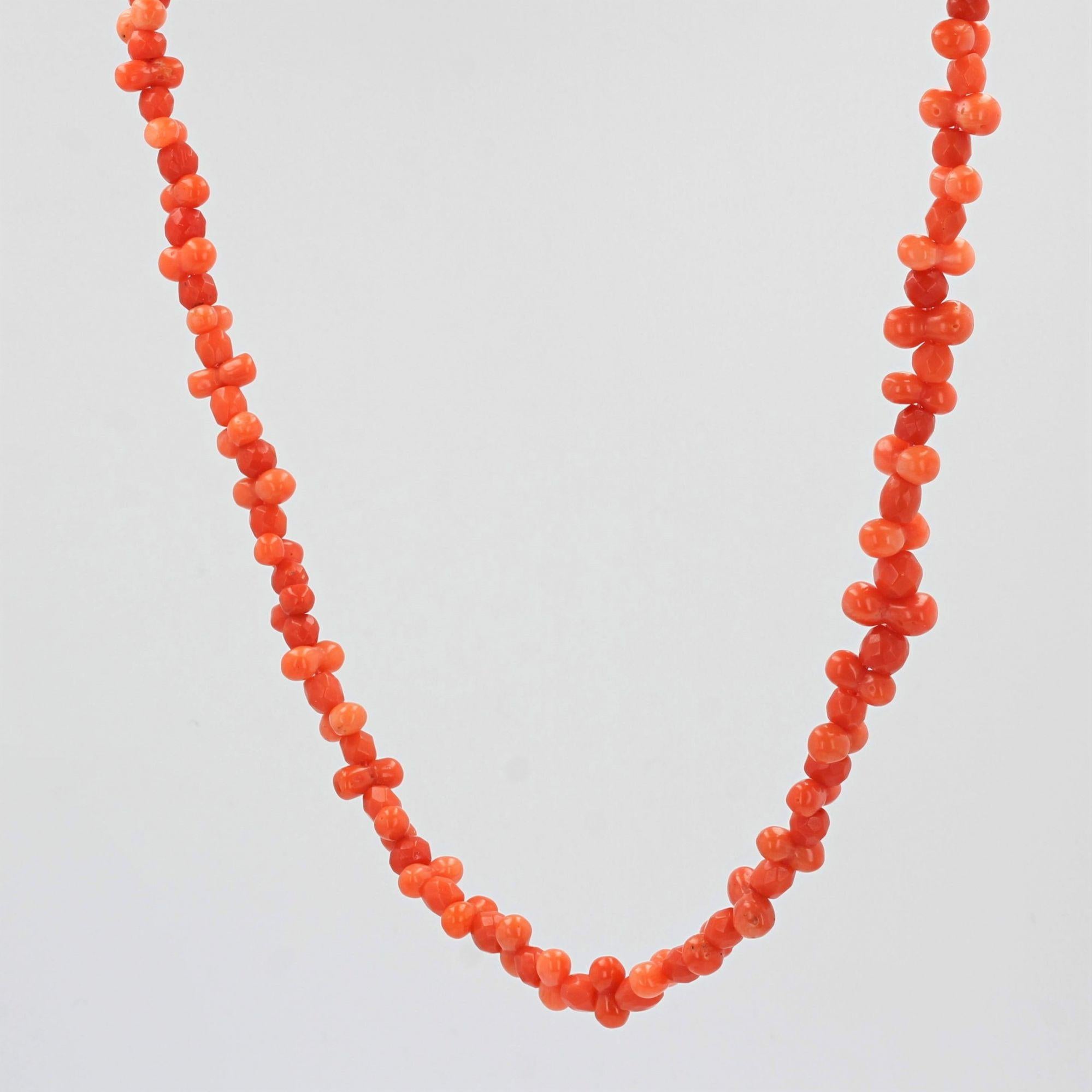 20th Century 18 Karat Yellow Gold Coral Necklace For Sale 3