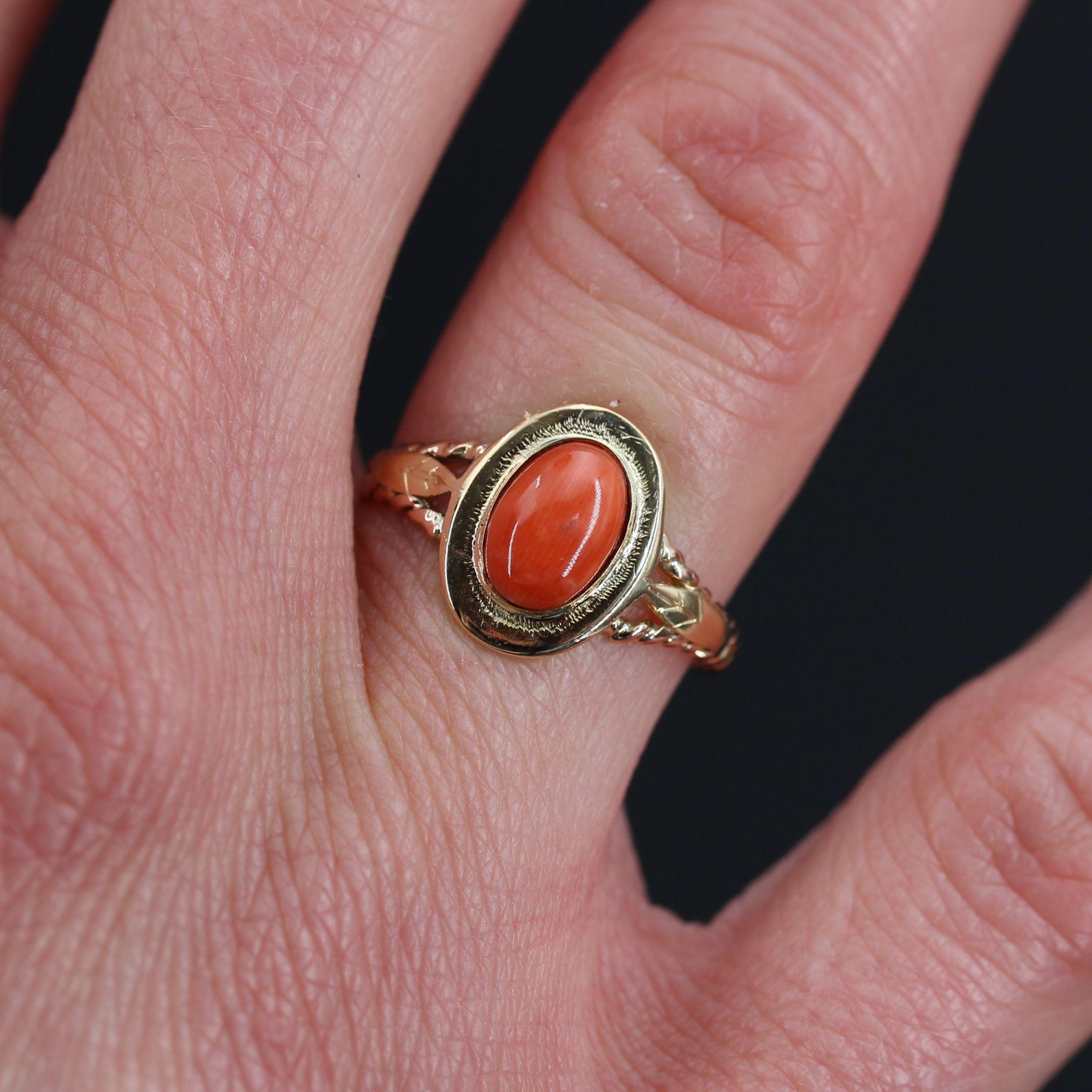 Belle Époque 20th Century 18 Karat Yellow Gold Coral Ring For Sale