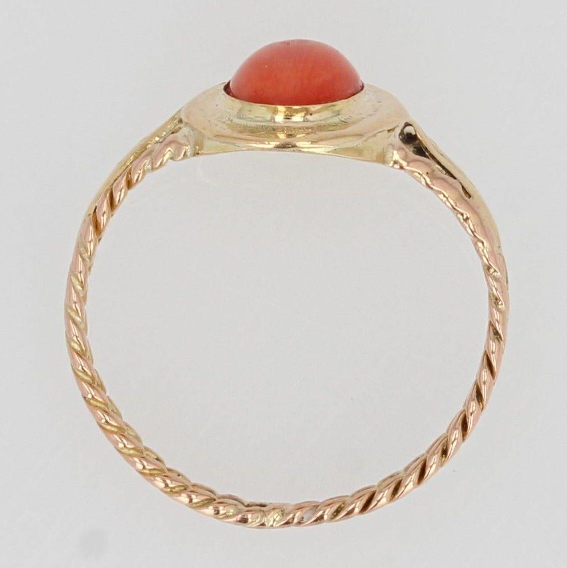 20th Century 18 Karat Yellow Gold Coral Ring In Good Condition For Sale In Poitiers, FR