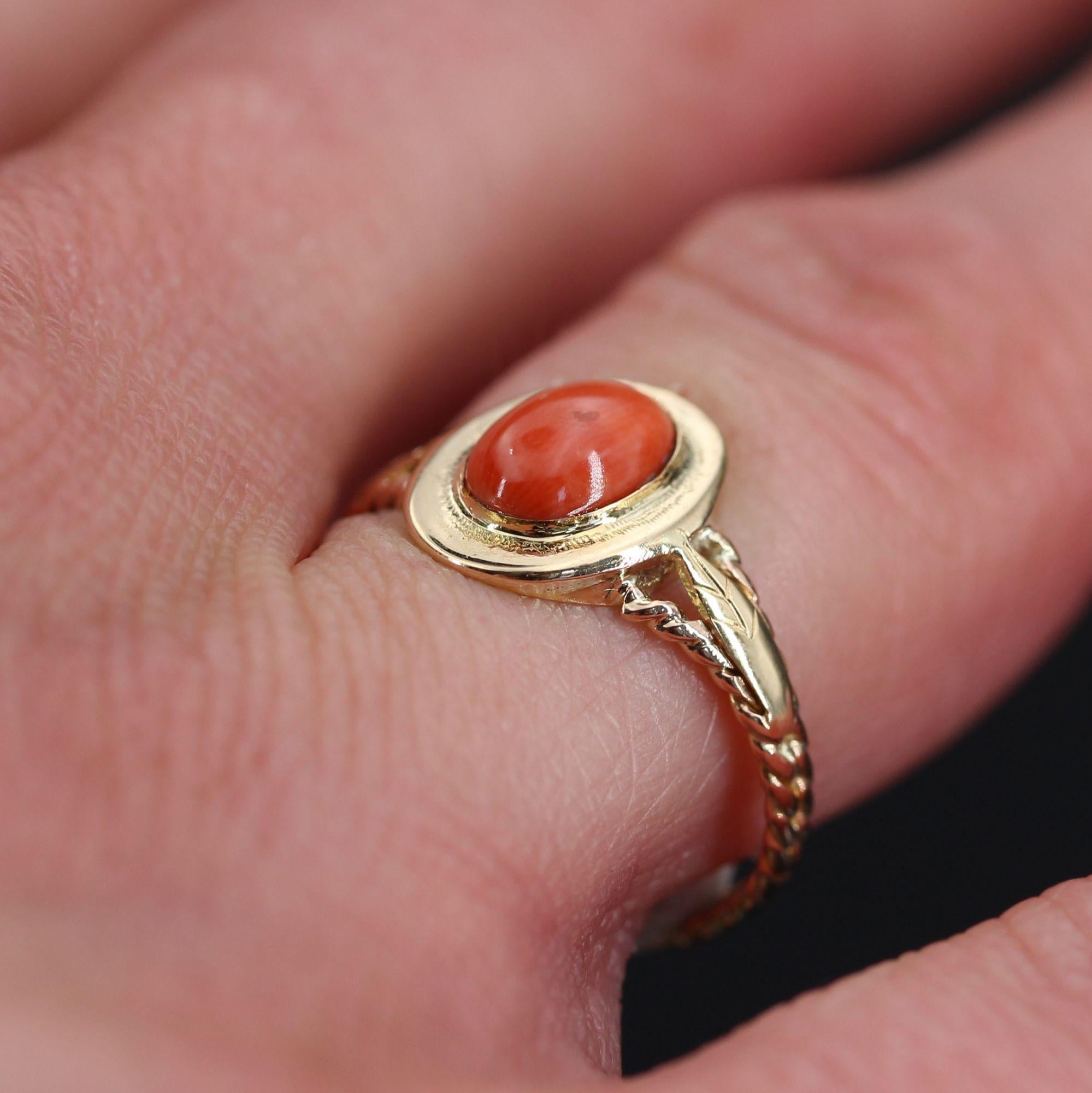 Women's 20th Century 18 Karat Yellow Gold Coral Ring For Sale