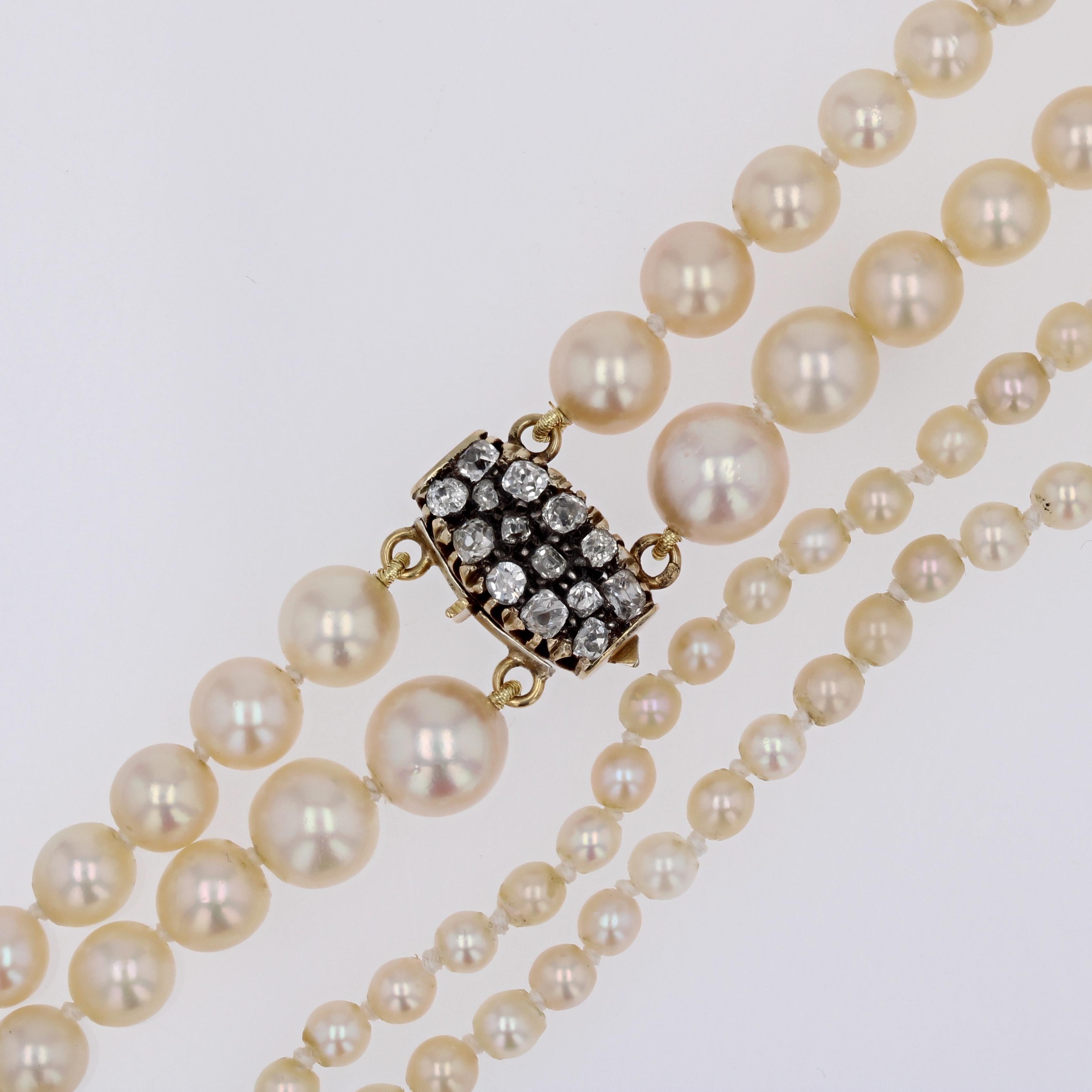 20e siècle Collier à double rangée de perles de culture en or jaune 18 carats et diamants en vente 6