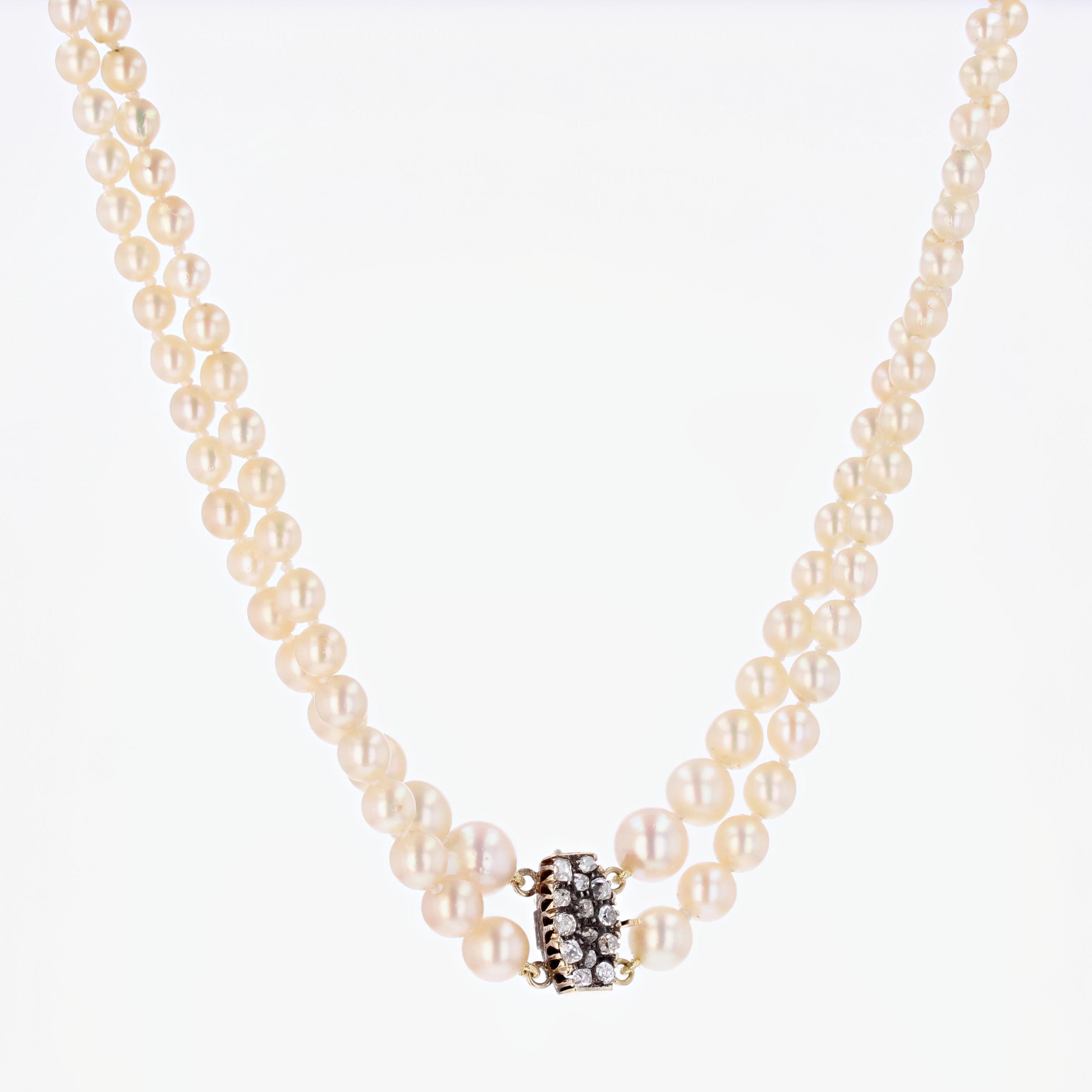 20e siècle Collier à double rangée de perles de culture en or jaune 18 carats et diamants Bon état - En vente à Poitiers, FR