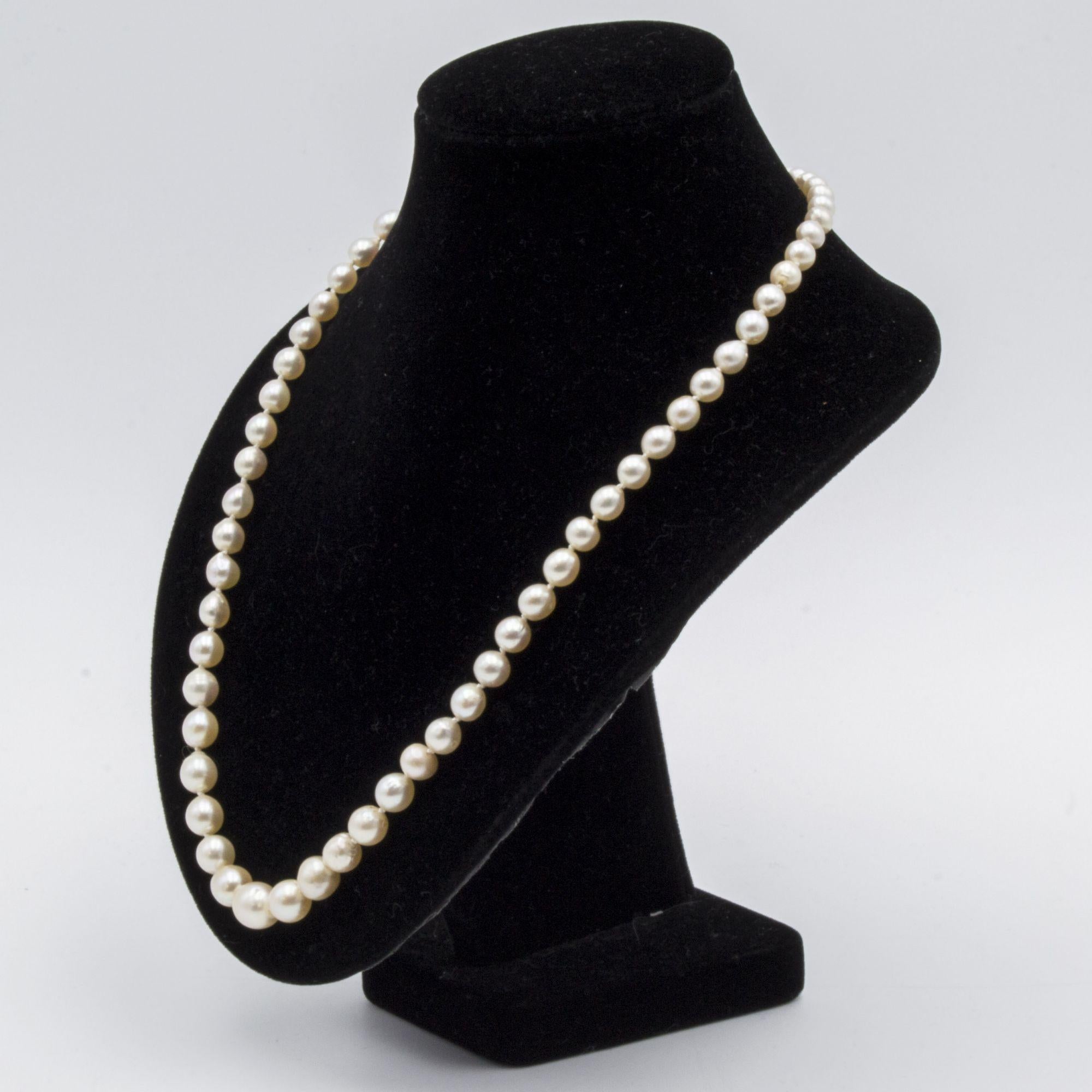 Women's 20th Century 18 Karat Yellow Gold Diamond Falling Cultured Pearl Necklace