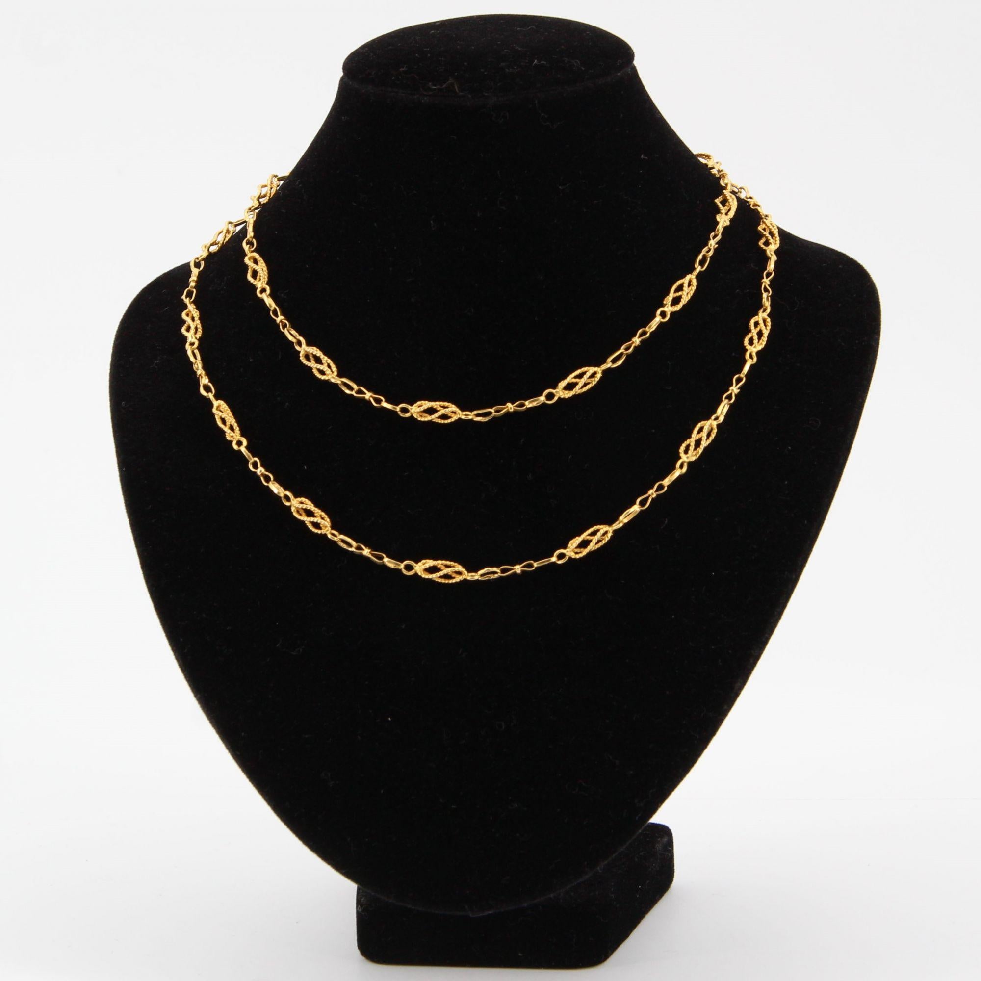 Belle Époque 20th Century 18 Karat Yellow Gold Twisted Links Long Necklace For Sale