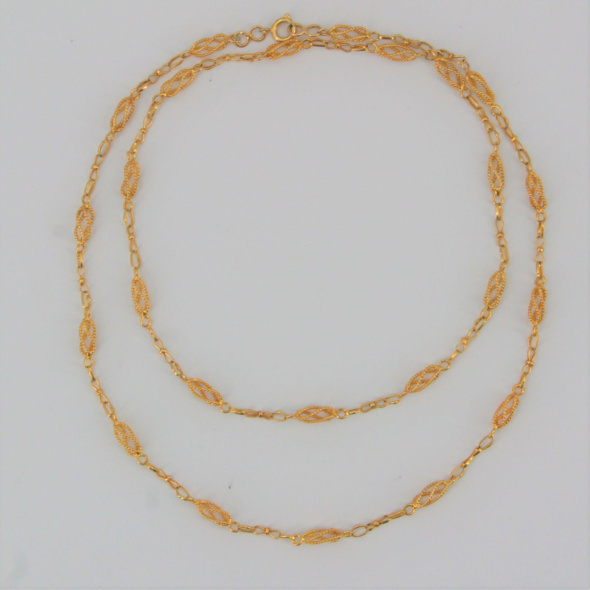 20. Jahrhundert 18 Karat Gelbgold verdrehte Links lange Halskette im Angebot 2