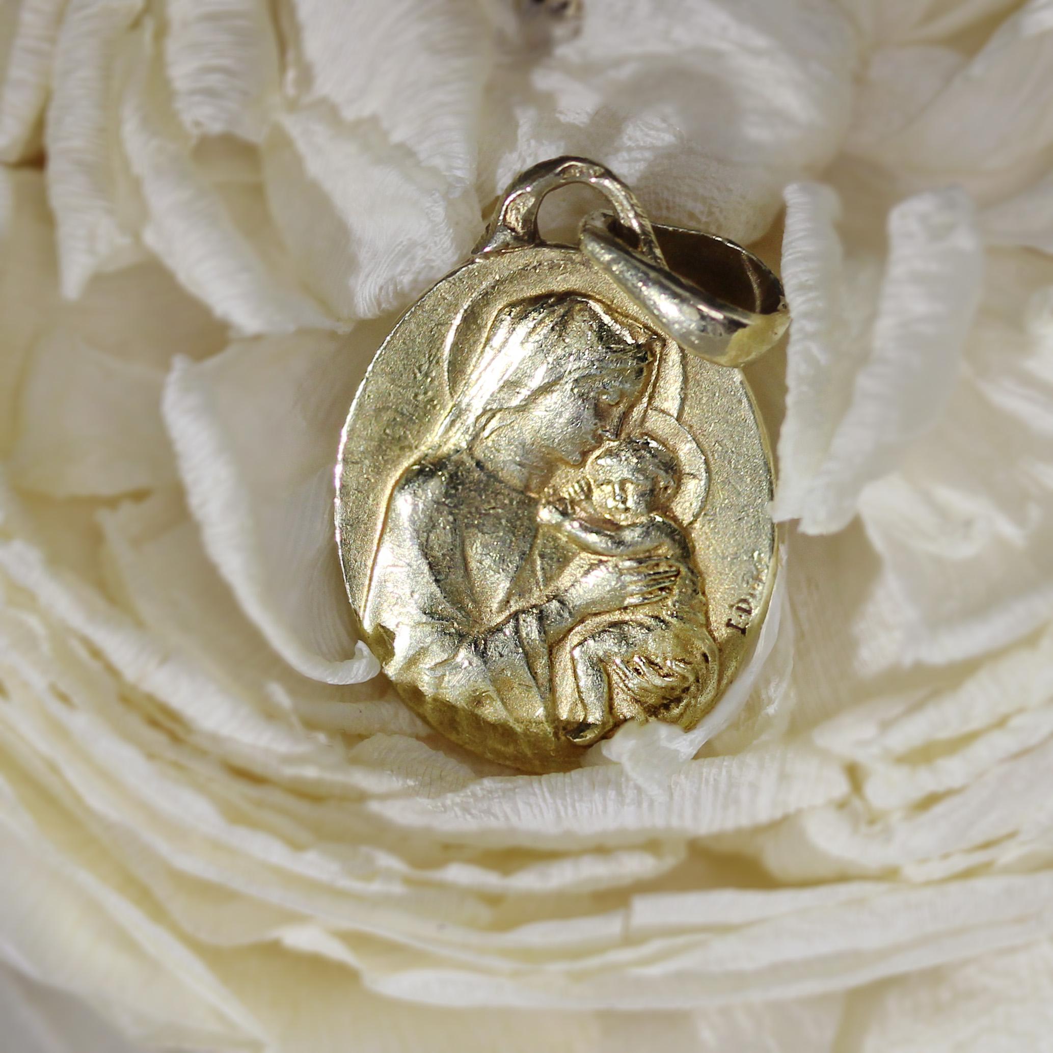 Belle Époque 20th Century 18 Karat Yellow Gold Virgin and Child Signed Dropsy Medal Pendant
