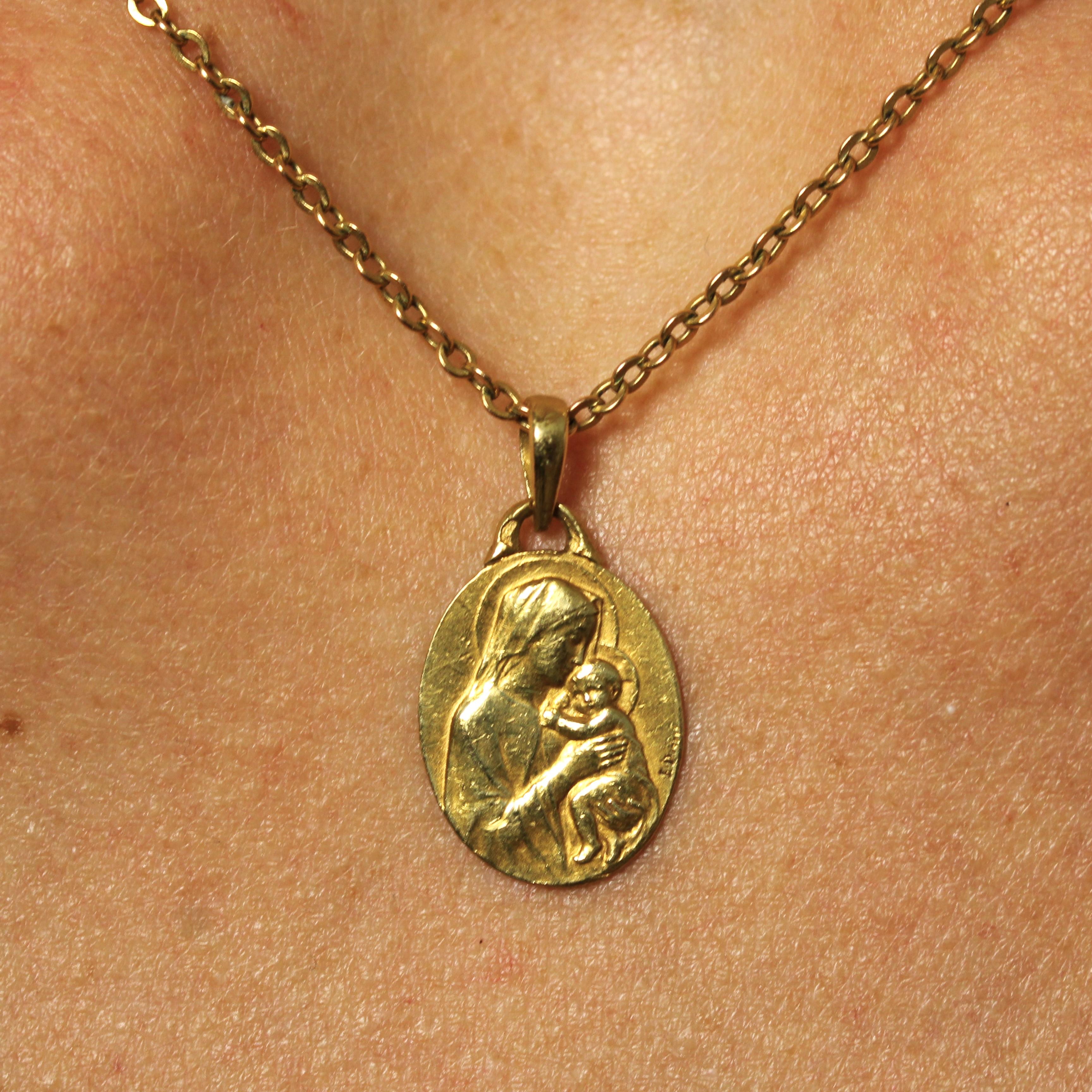 20th Century 18 Karat Yellow Gold Virgin and Child Signed Dropsy Medal Pendant 1