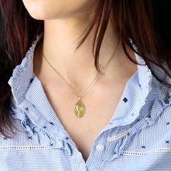 20th Century 18 Karat Yellow Gold Virgin Mary Medal Pendant