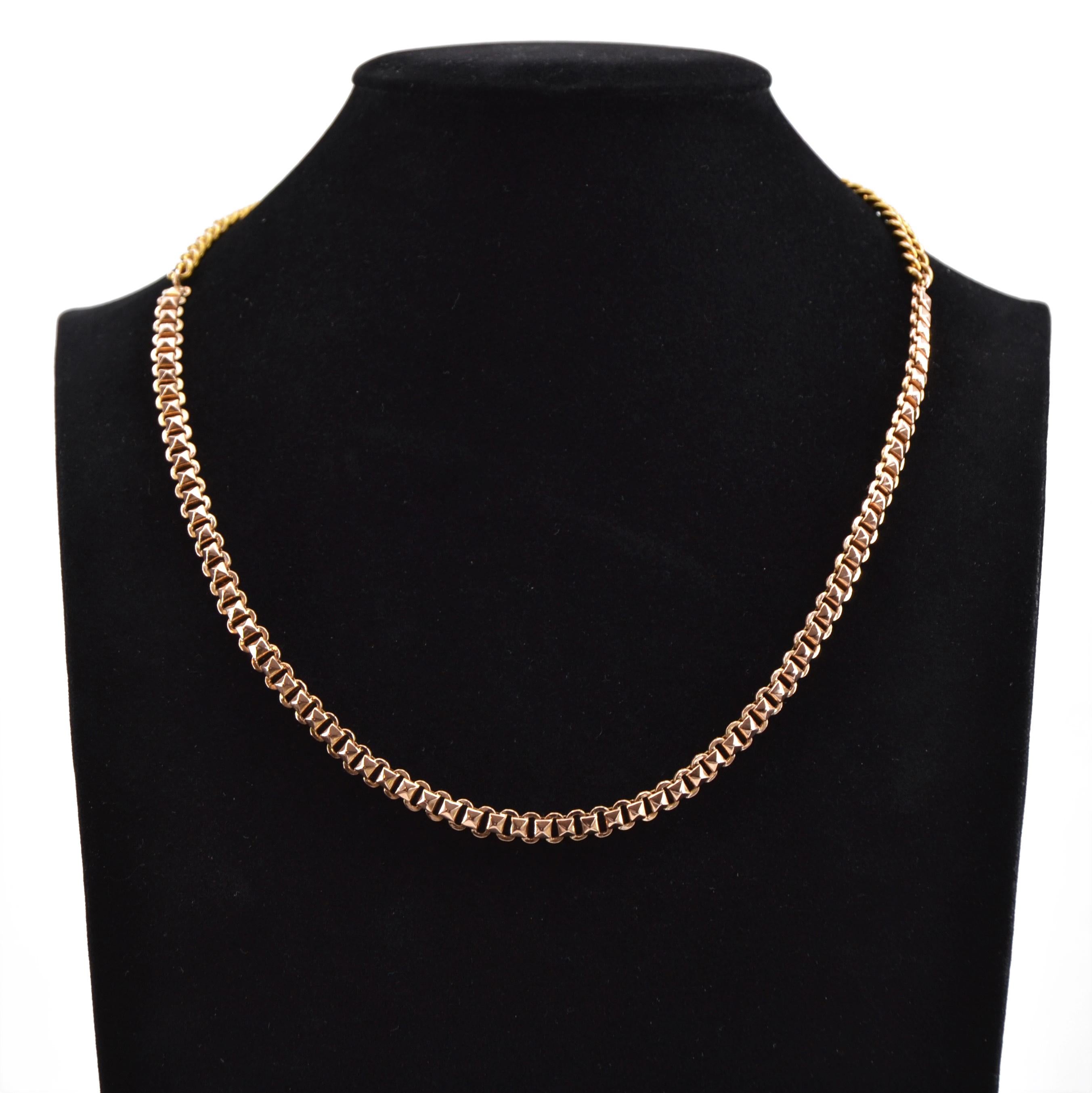 Women's 20th Century 18 Karat Yellow Rose Gold Chain Necklace For Sale