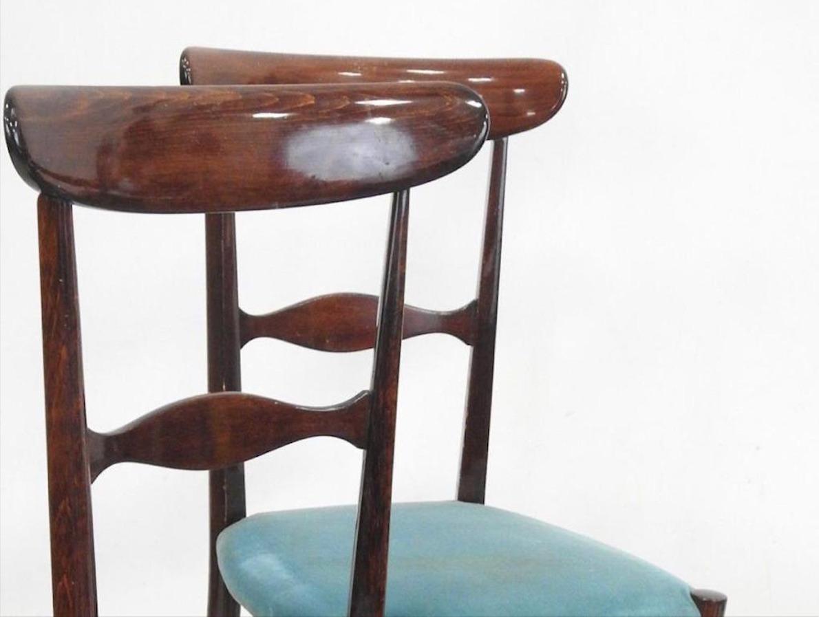 Very nice and rare set of 4 Italian walnut chairs model Campanino manufactured by Fratelli Levaggi in Chiavari in the early 1950s covered with blue fabric to refresh
These chairs were originally designed in 1807 by Giuseppe Gaetano Descalzi.