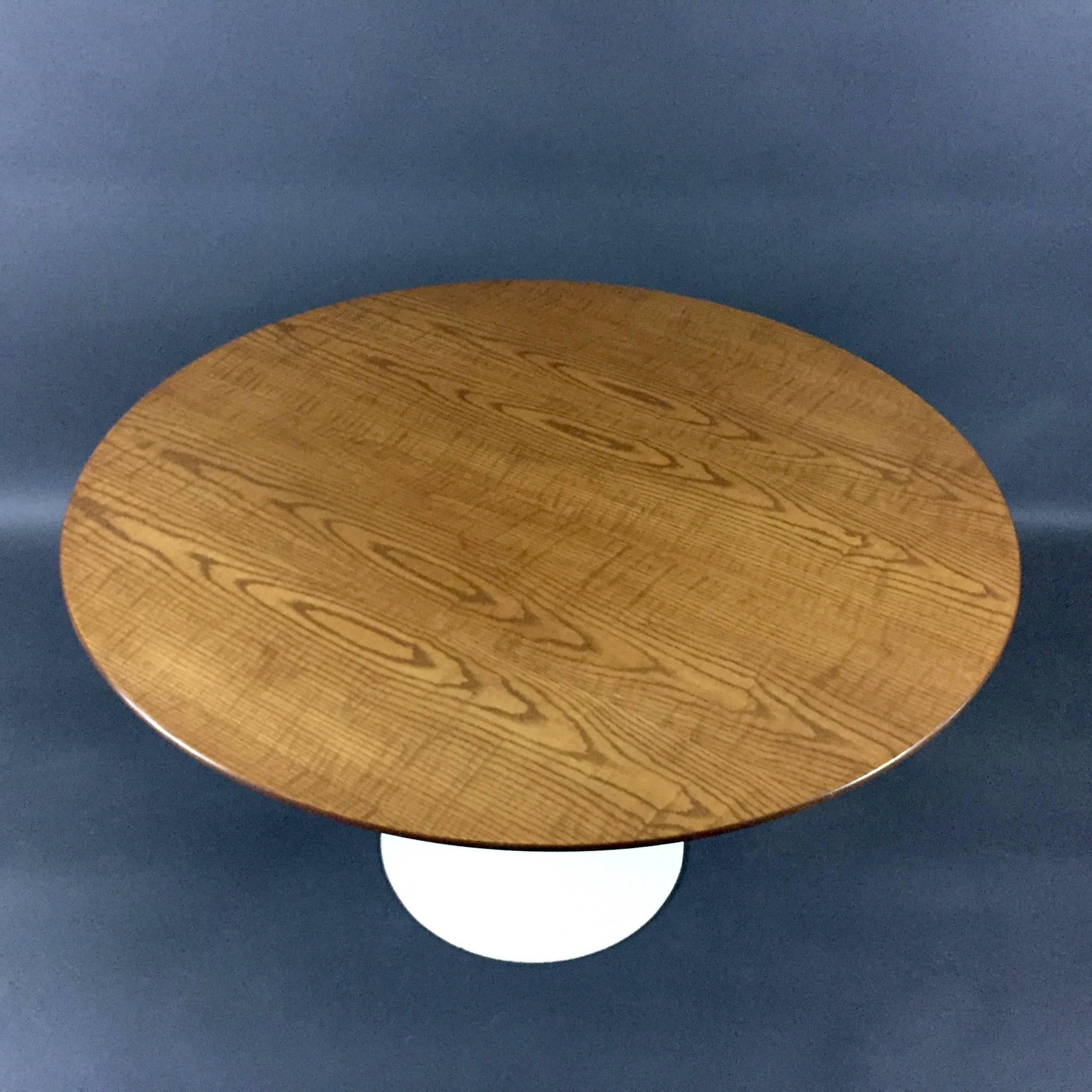 Mid-Century Modern 20th Century Oak Dining Table, Tulip Base For Sale