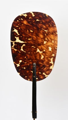 20. Jahrhundert, ein Satz birmanischer Vintage-Schildkrötenpanzerfächer mit Stand