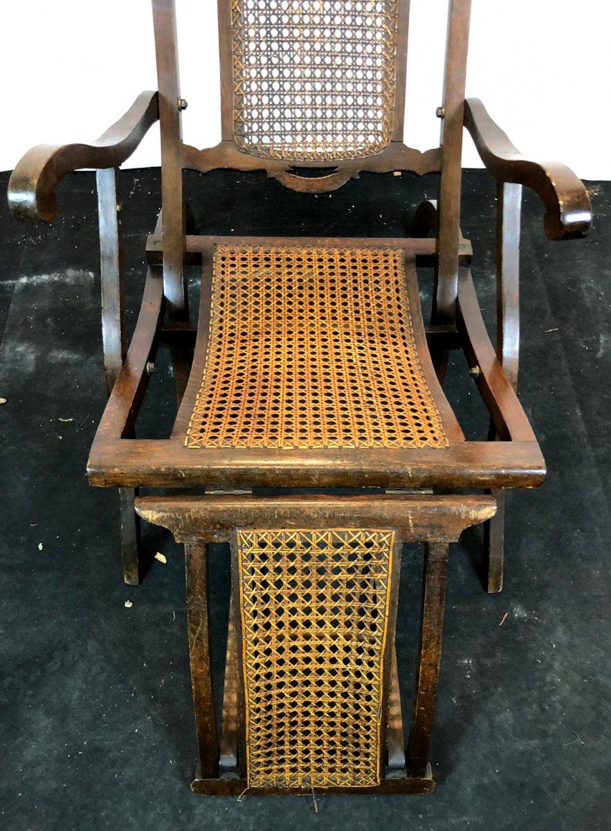 Chaise lounge 1930 mahogany wood with rear, sitting and rest-foot straw hand-worked.

It is ideal to furnish in a vintage style any environment or local, without sacrificing comfort.
All the quality of craftsmanship and solid wood make rooms in