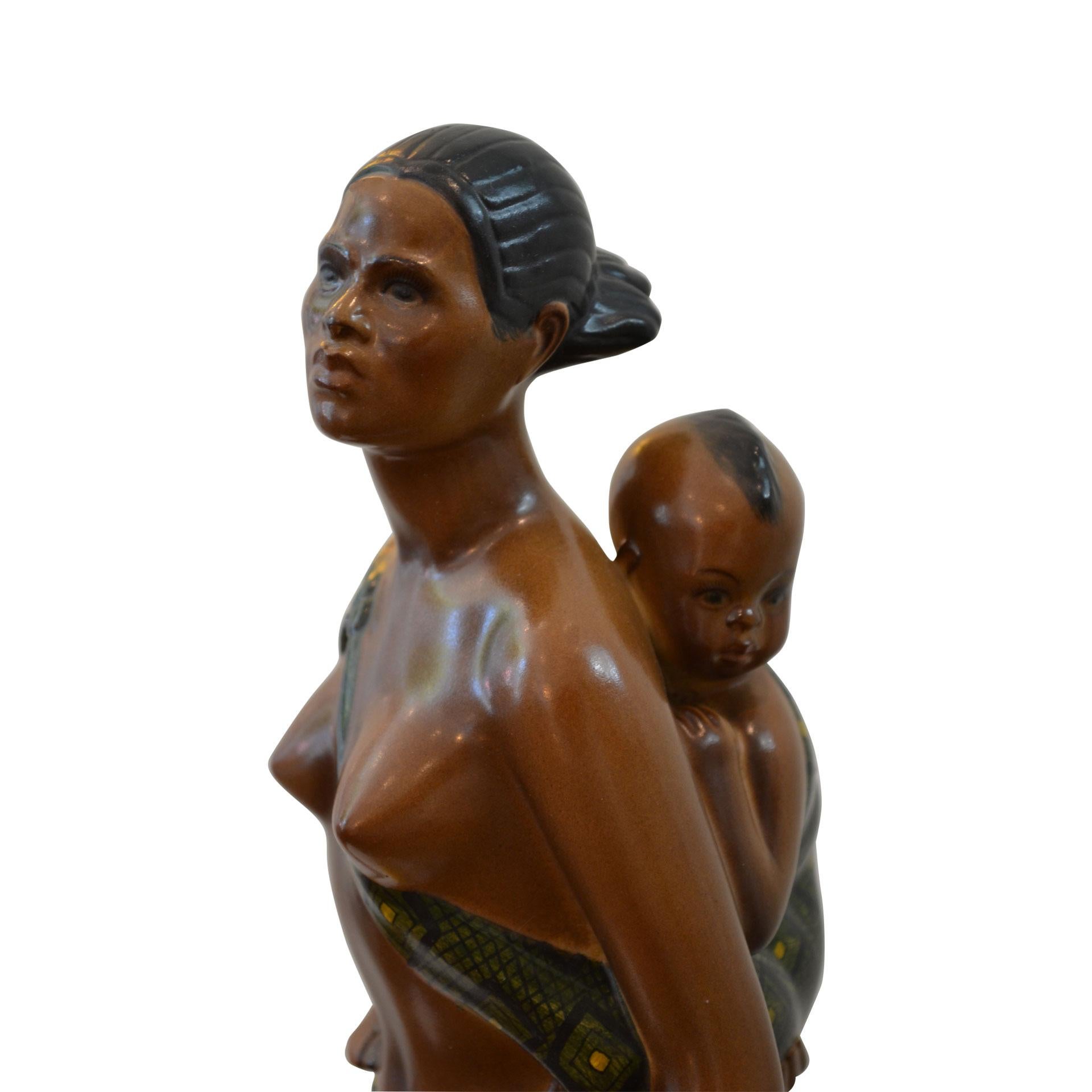20th Century Abele Jacopi Ceramiche Lenci Abyssinian Mother, 1930s In Good Condition For Sale In Turin, Turin