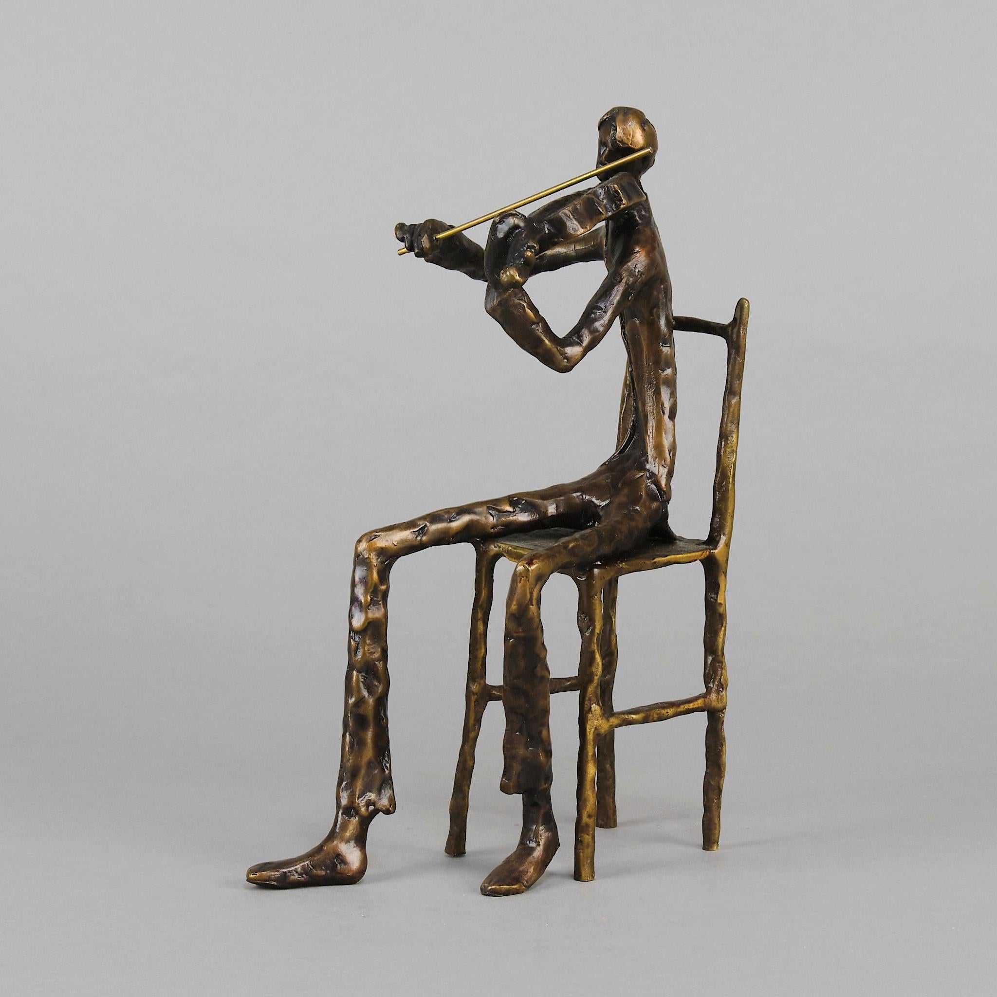Sculpture abstraite du 20e siècle « Violoniste assis » de Bernard Kim en vente 2