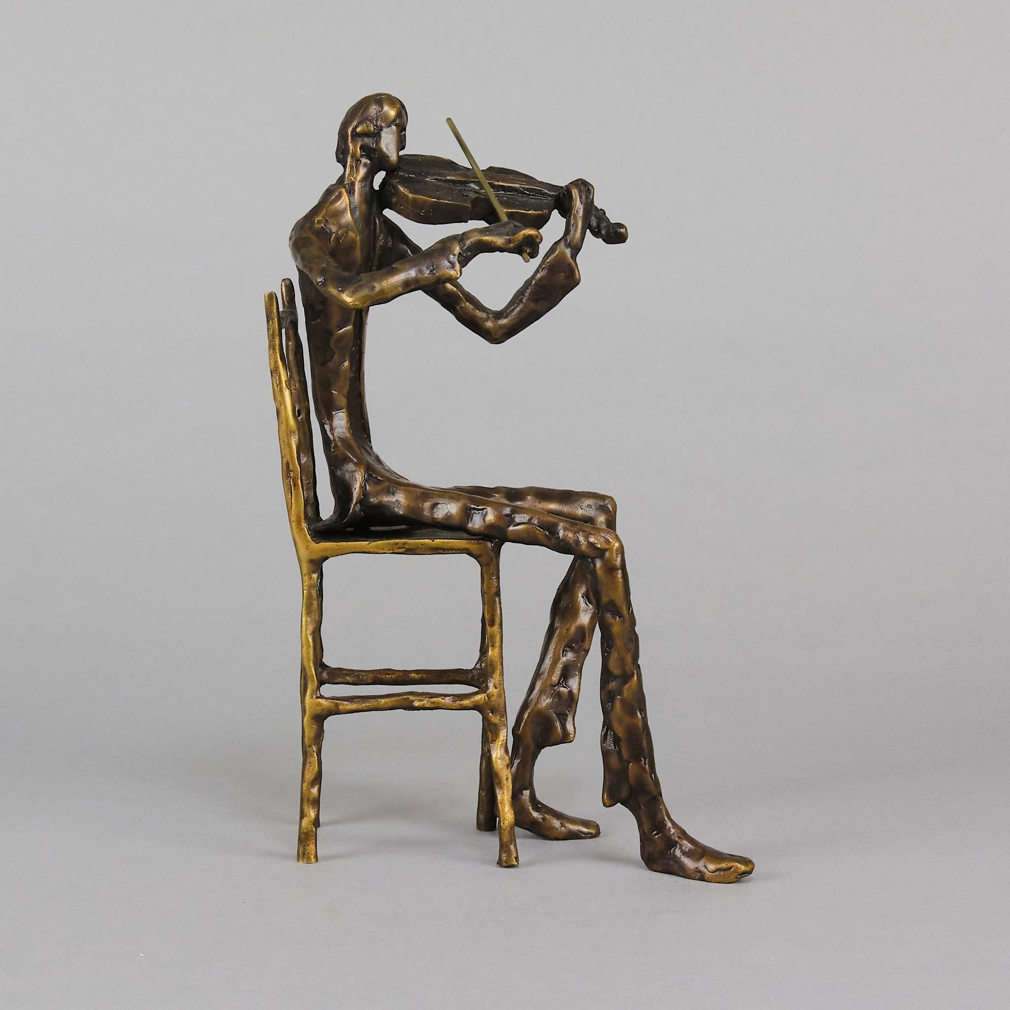 Moulage Sculpture abstraite du 20e siècle « Violoniste assis » de Bernard Kim en vente