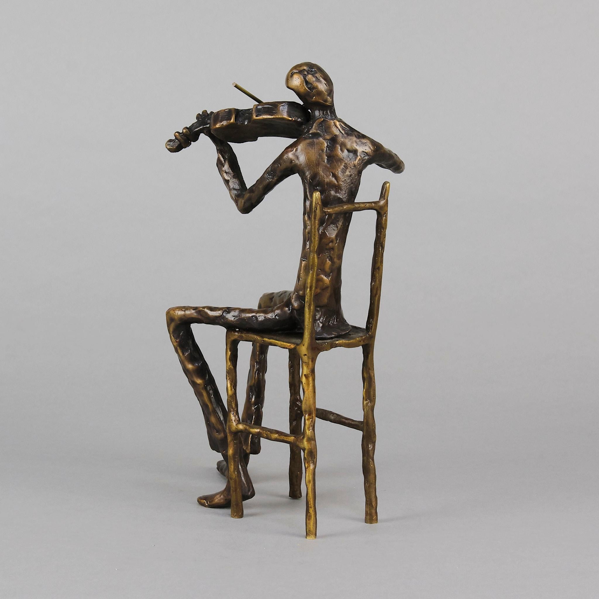 Bronze Sculpture abstraite du 20e siècle « Violoniste assis » de Bernard Kim en vente
