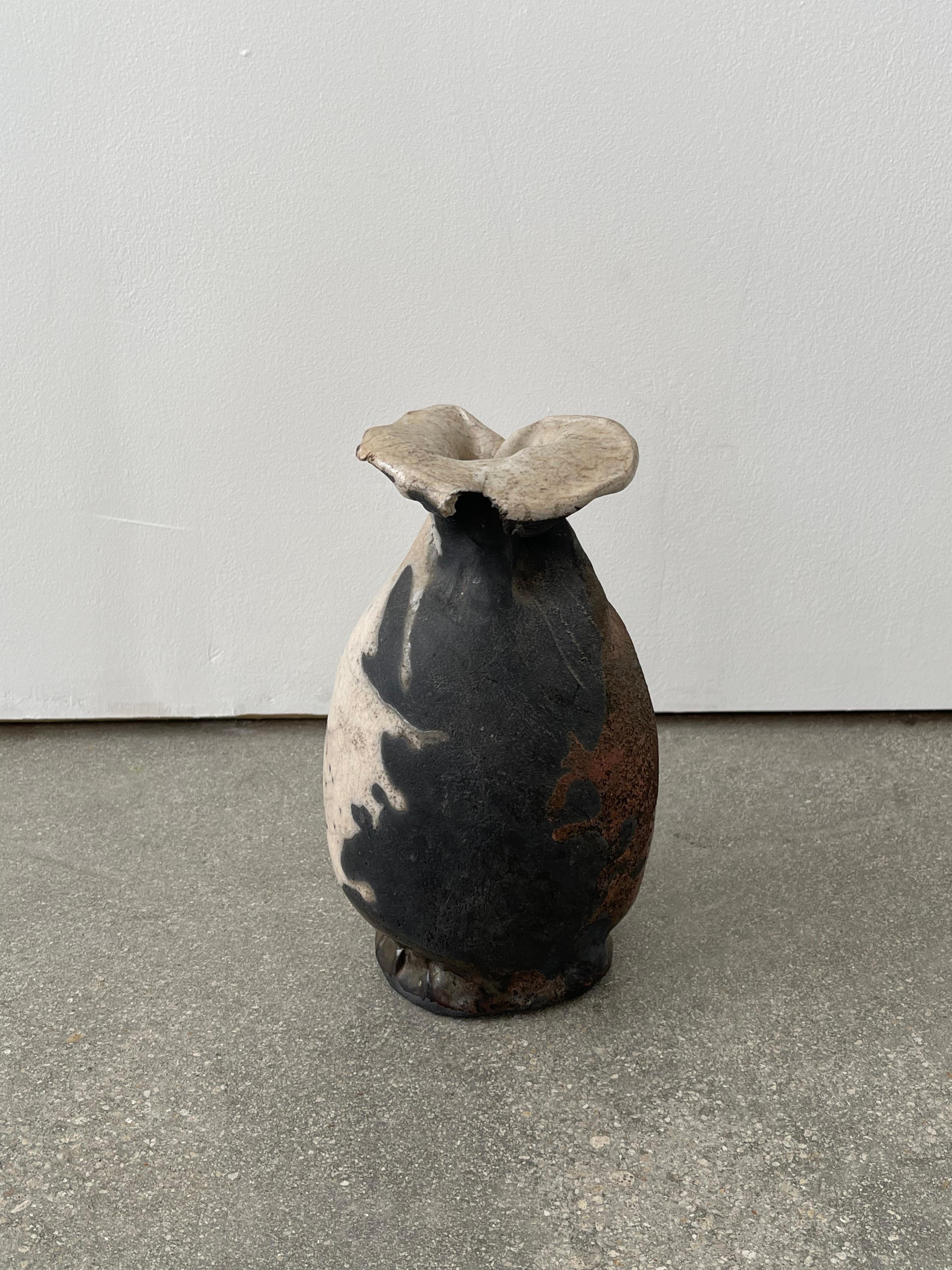 20th Century Abstract Ceramic Vase In Good Condition For Sale In Miami, FL