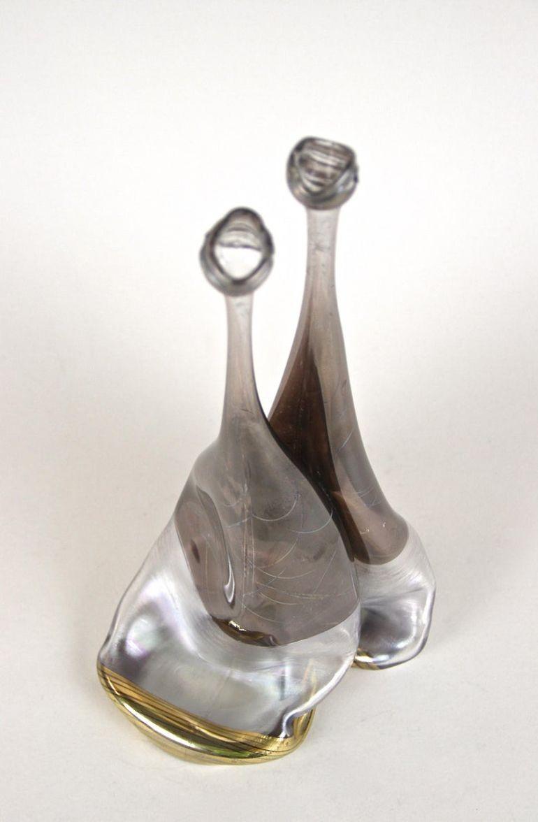Vase abstrait à deux cols en verre du 20e siècle, signé, Allemagne, vers 1980 en vente 4