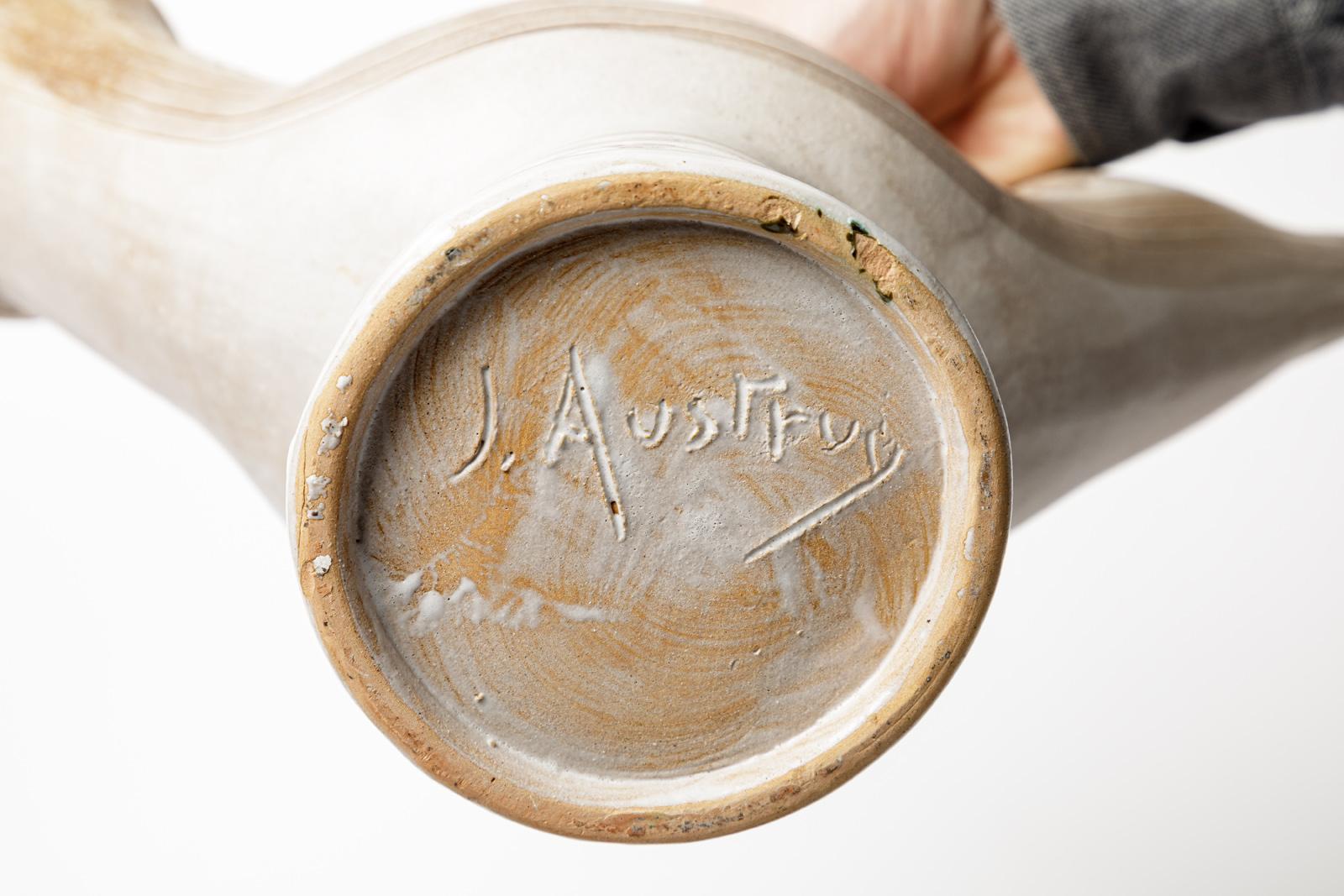 Vaso o brocca astratta in ceramica bianca e grigia del XX secolo di Jean Austruy in vendita 1