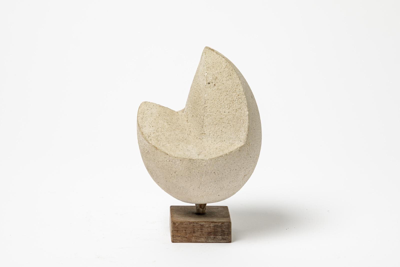 M. MARIE 

Abstract free form by M. Marie

White stoneware ceramic sculpture realised circa 1950

Original perfect condition

Signed 

Height 14 cm
Large 8 cm.