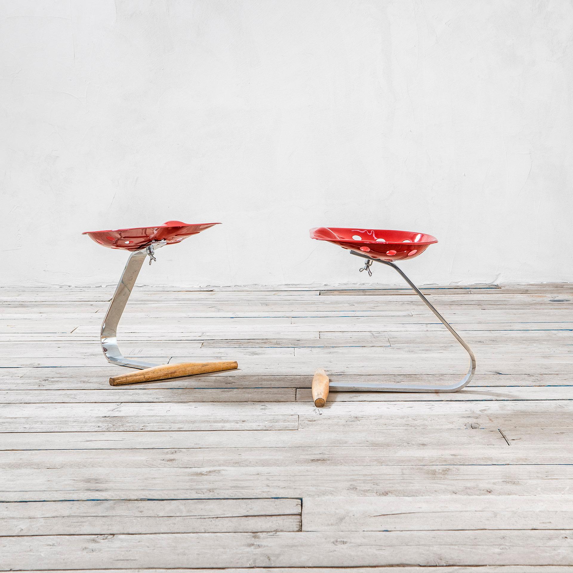 Stool Mezzadro is a seat designed by Italian designers Pier Giacomo Castiglioni and Achille Castiglioni in 1957 for the Italian, furniture company, Zanotta. The seat is considered an icon of Italian design, from the late 1950s, for the innovative