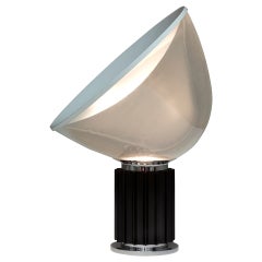 Lampe de table Taccia du XXe siècle Achille et Pier Giacomo Castiglioni pour Flos