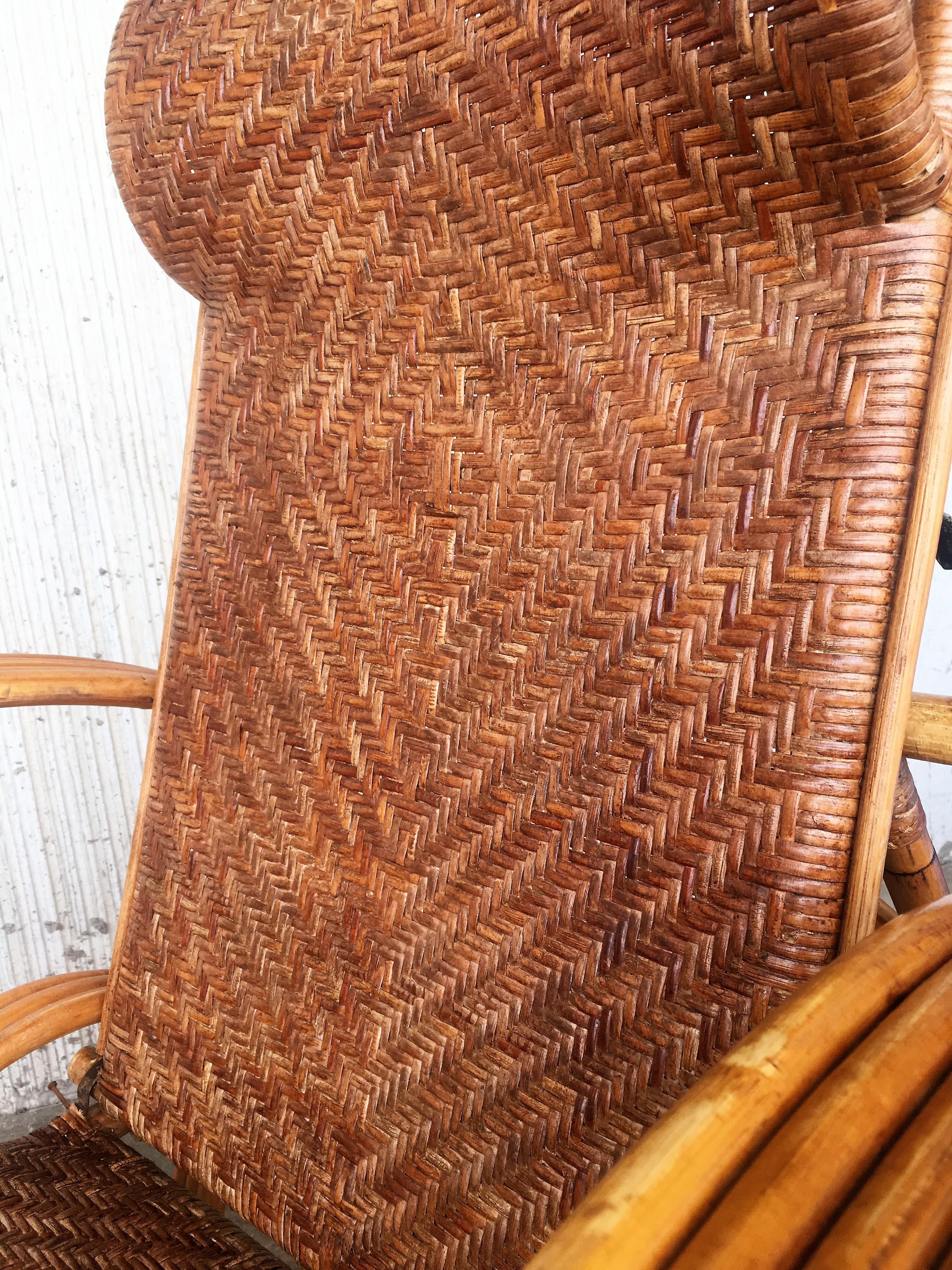 Chaise longue réglable en bentwood et rotin du 20e siècle  avec Ottoman Inséré en vente 5