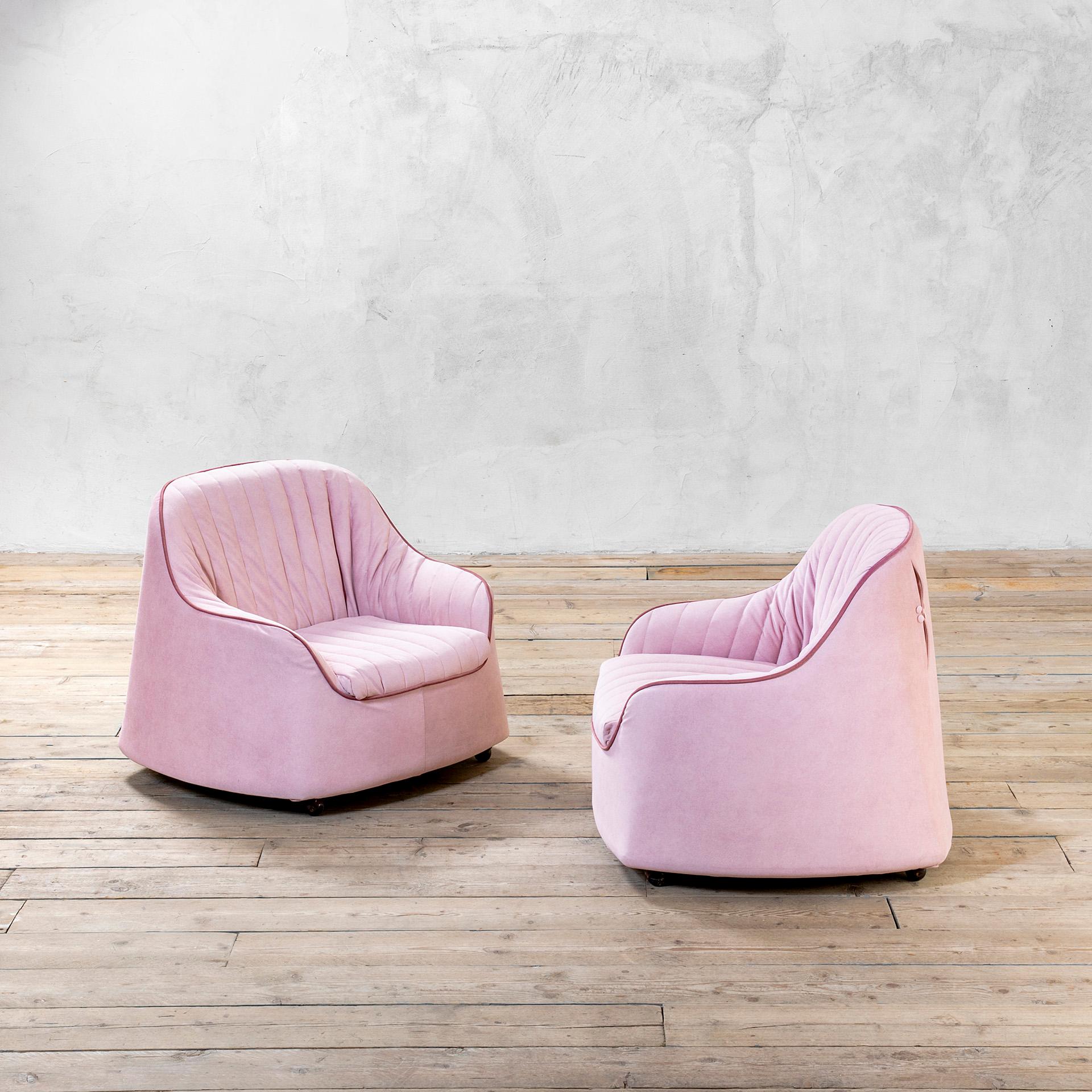 Afra Bianchin et Tobia Scarpa ont commencé leur collaboration en 1959 en partageant de nombreux projets importants, en particulier dans le secteur de l'approvisionnement, s'imposant comme des représentants d'une architecture et d'un design élégants