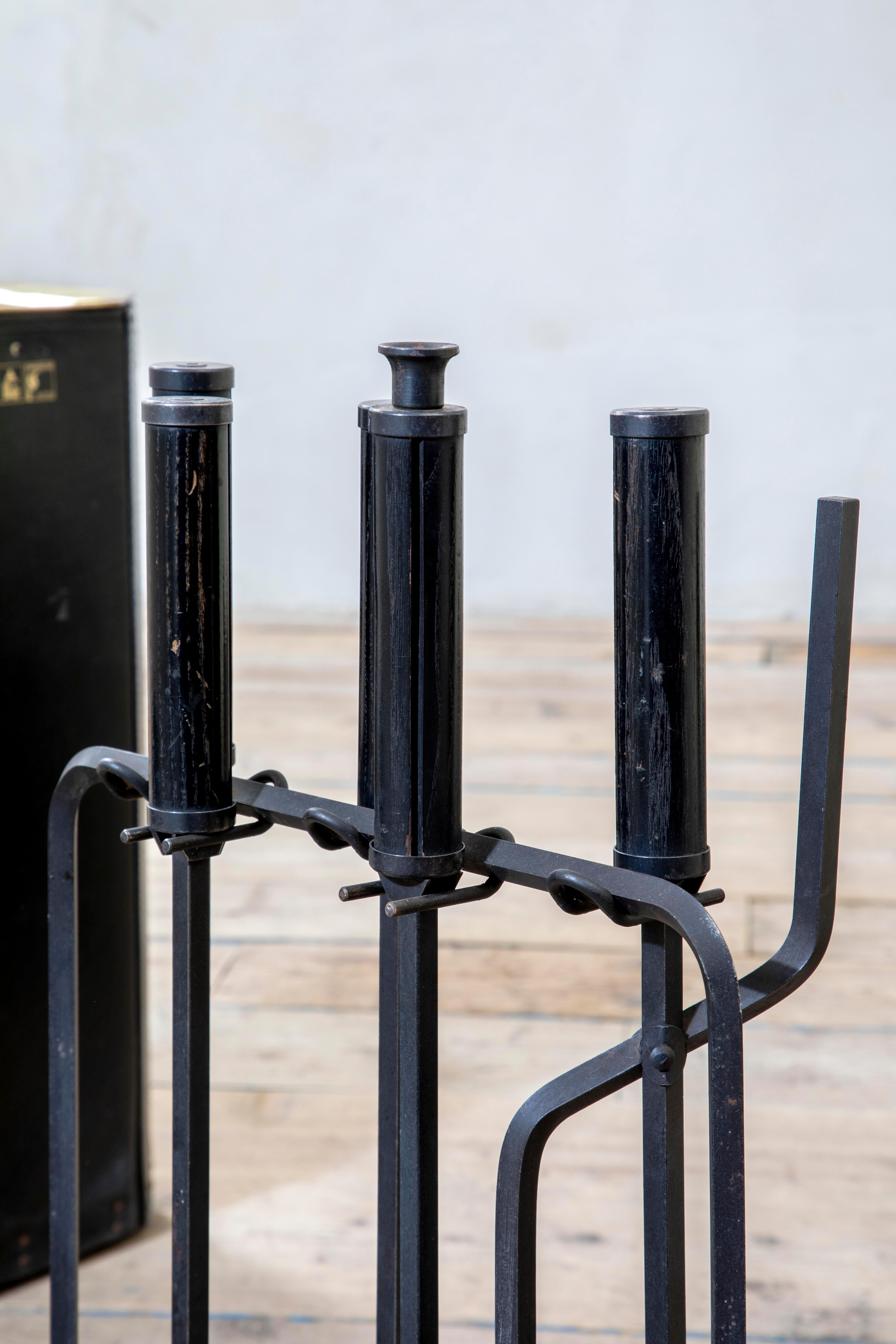 20th Century, Afra & Tobia Scarpa Set of fireplace Accessories in vendita 5