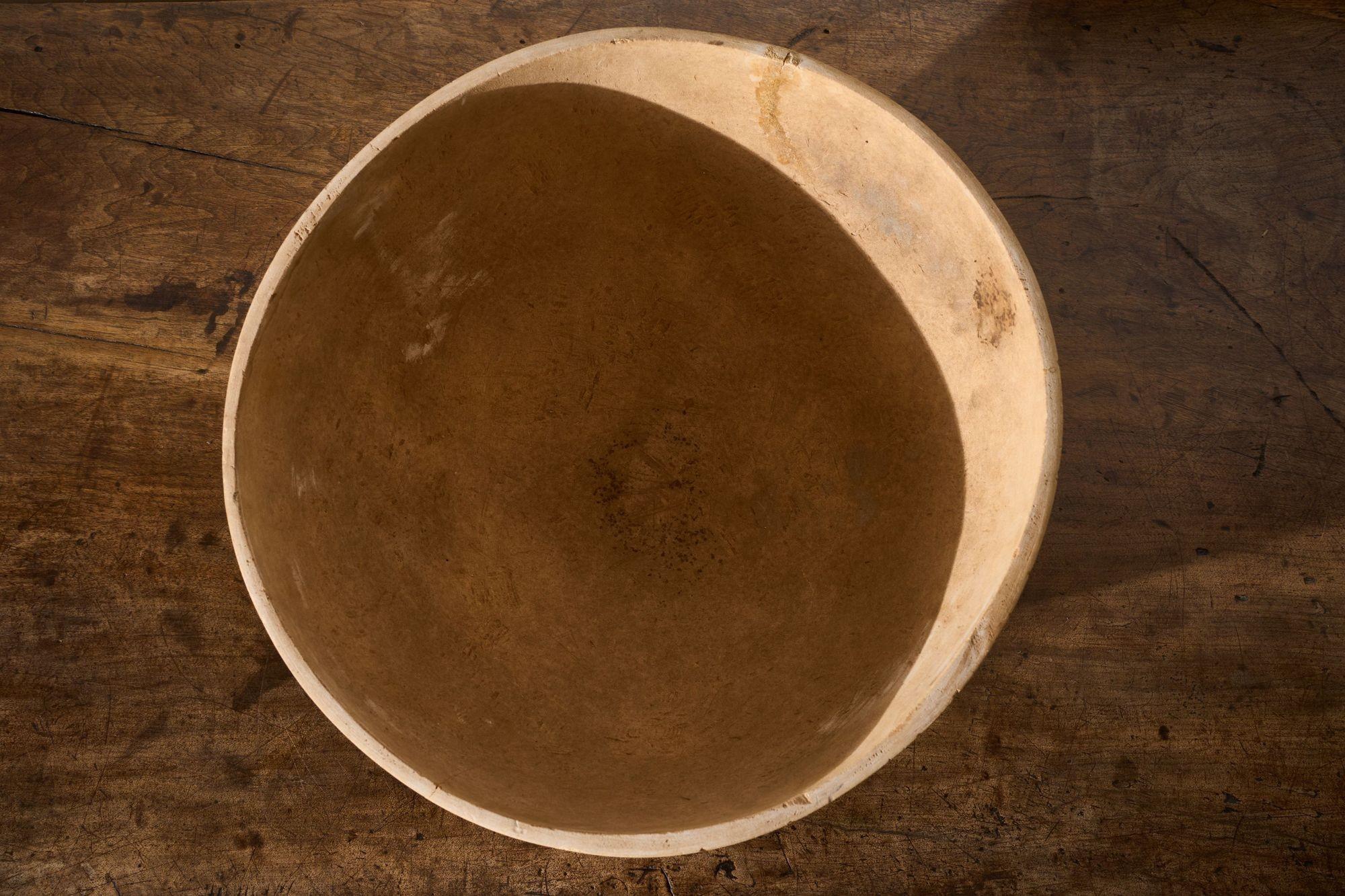 20e siècle Bol en calebasse sculpté africain - No 2 en vente 1