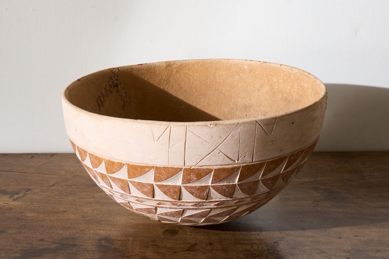 20th Century African carved Gourd bowl - No 3 In Excellent Condition For Sale In Malton, GB