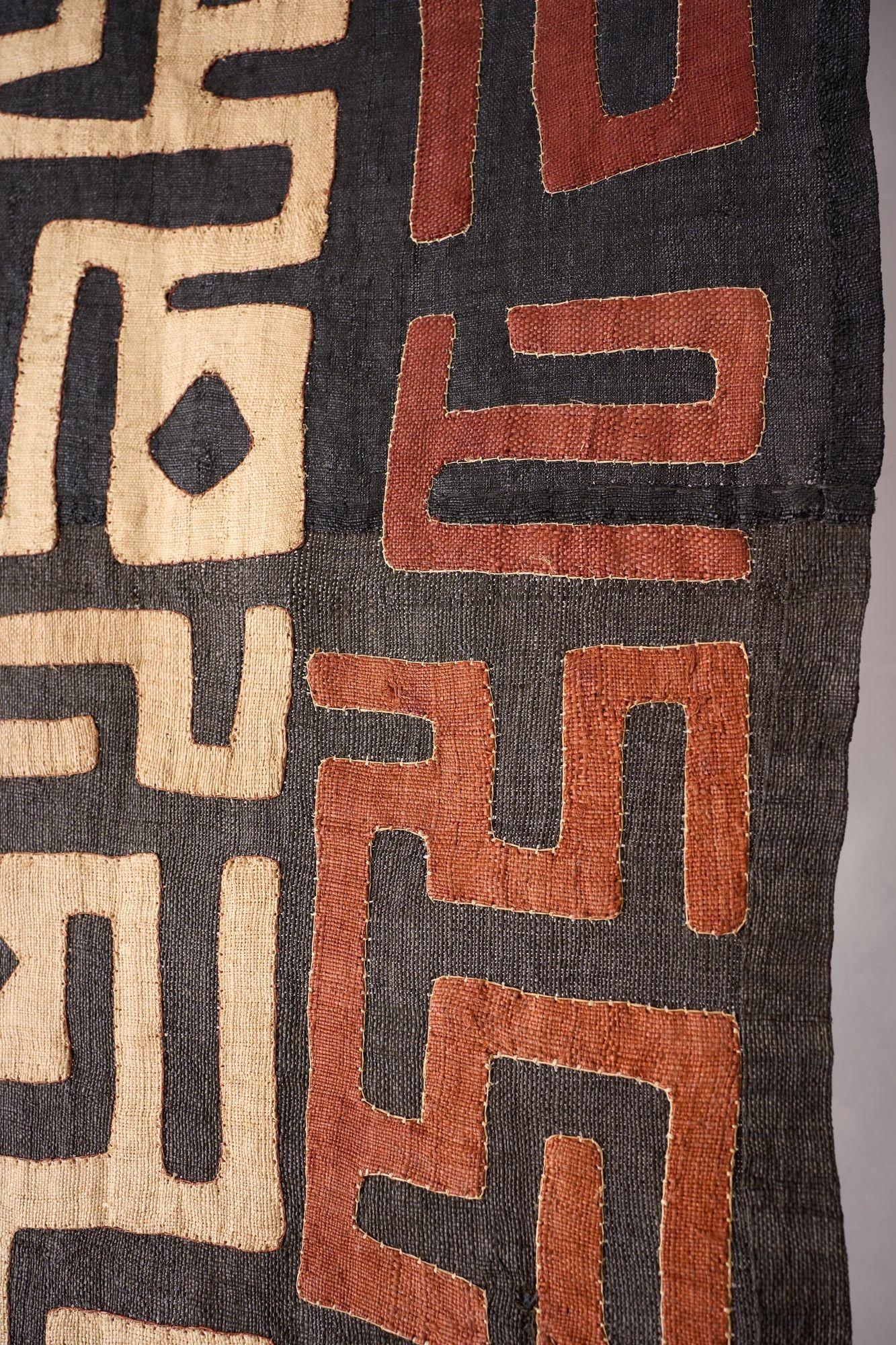 20th century African Kuba cloth from the Congo - Red and black For Sale 1