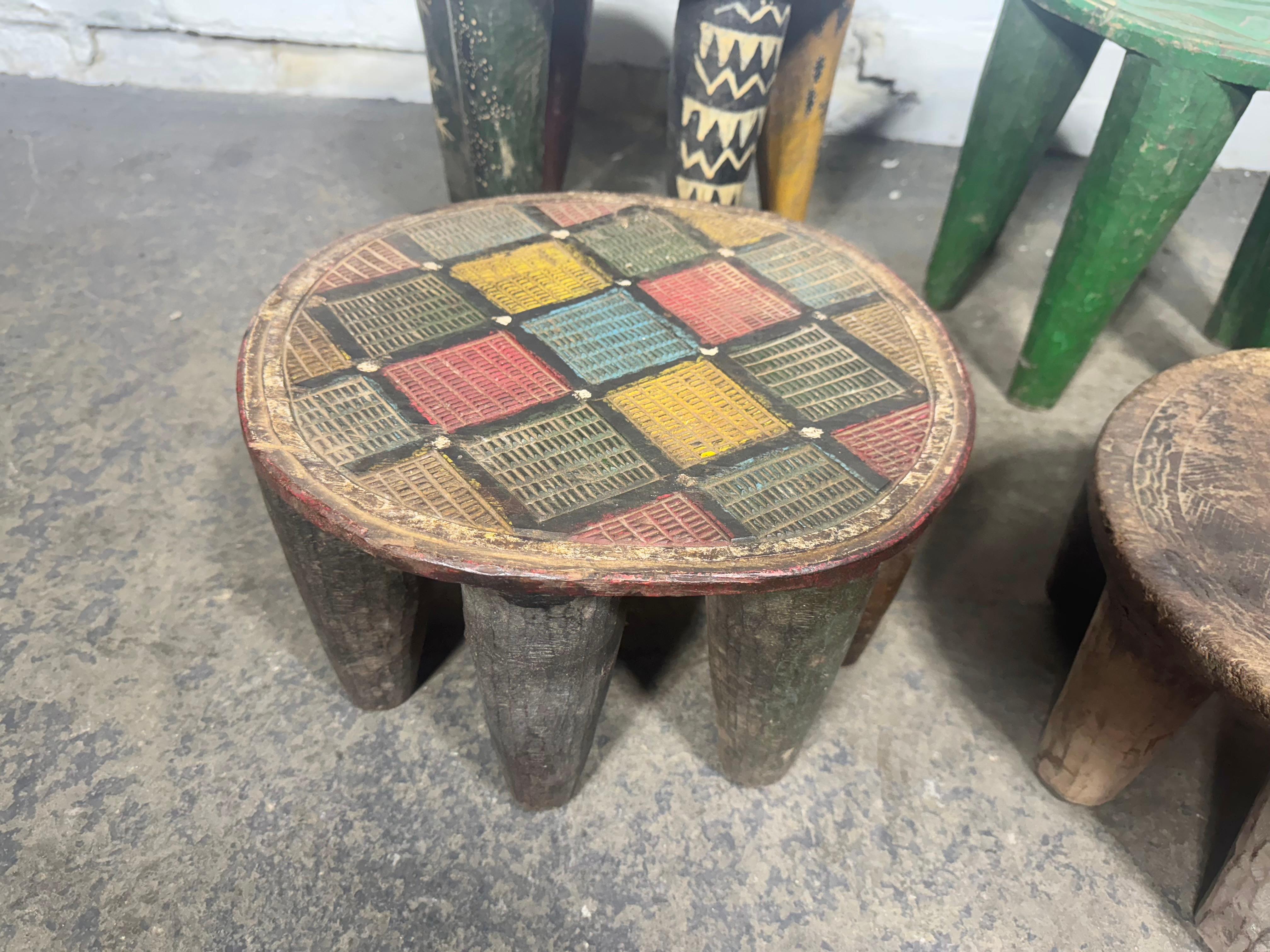 20ième siècle Tabouret ou table Nupe à plusieurs pieds, Afrique du 20e siècle, Nigéria, c.C. en vente