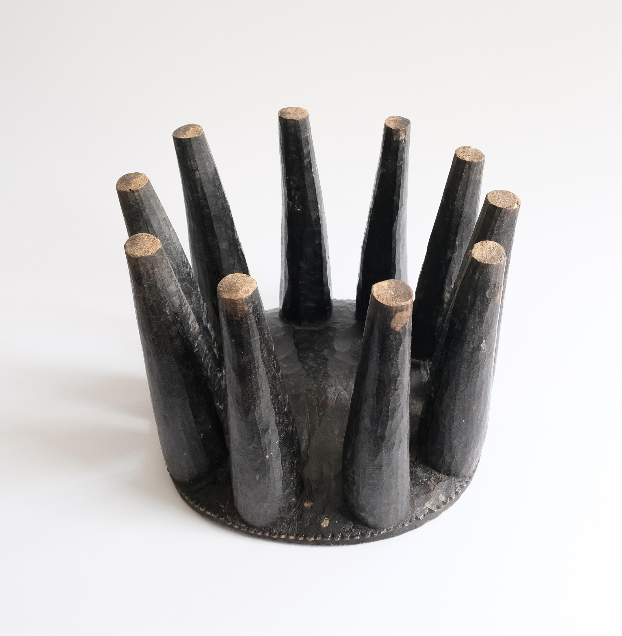 Tabouret ou table africaine à dix pieds Nupe du XXe siècle, Nigeria c.1950s en vente 7