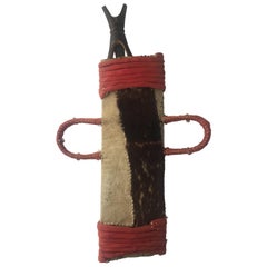 Sabre tribale africaine du XXe siècle avec support