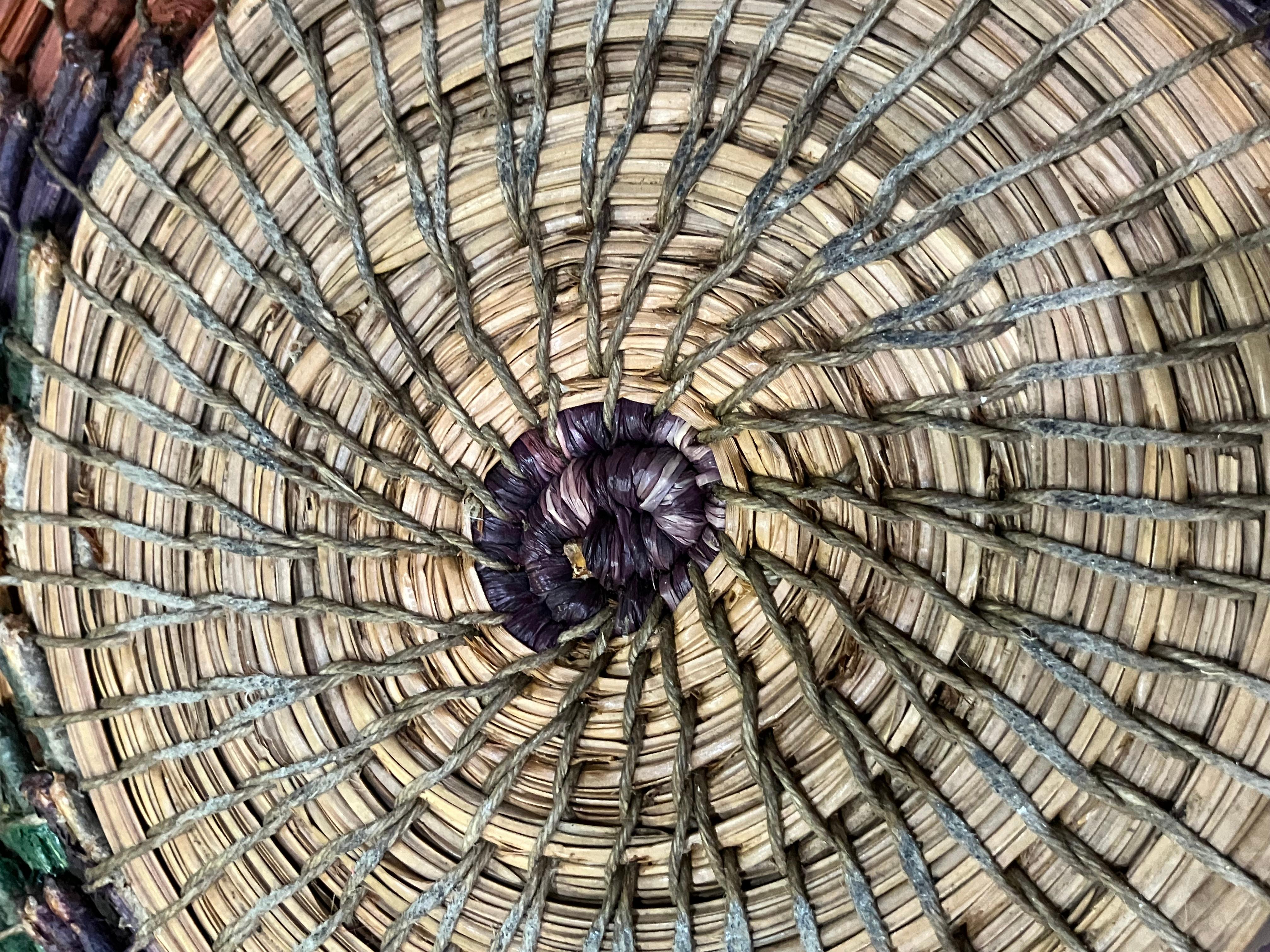 Artisanat 20th Century African Woven Basket en vente