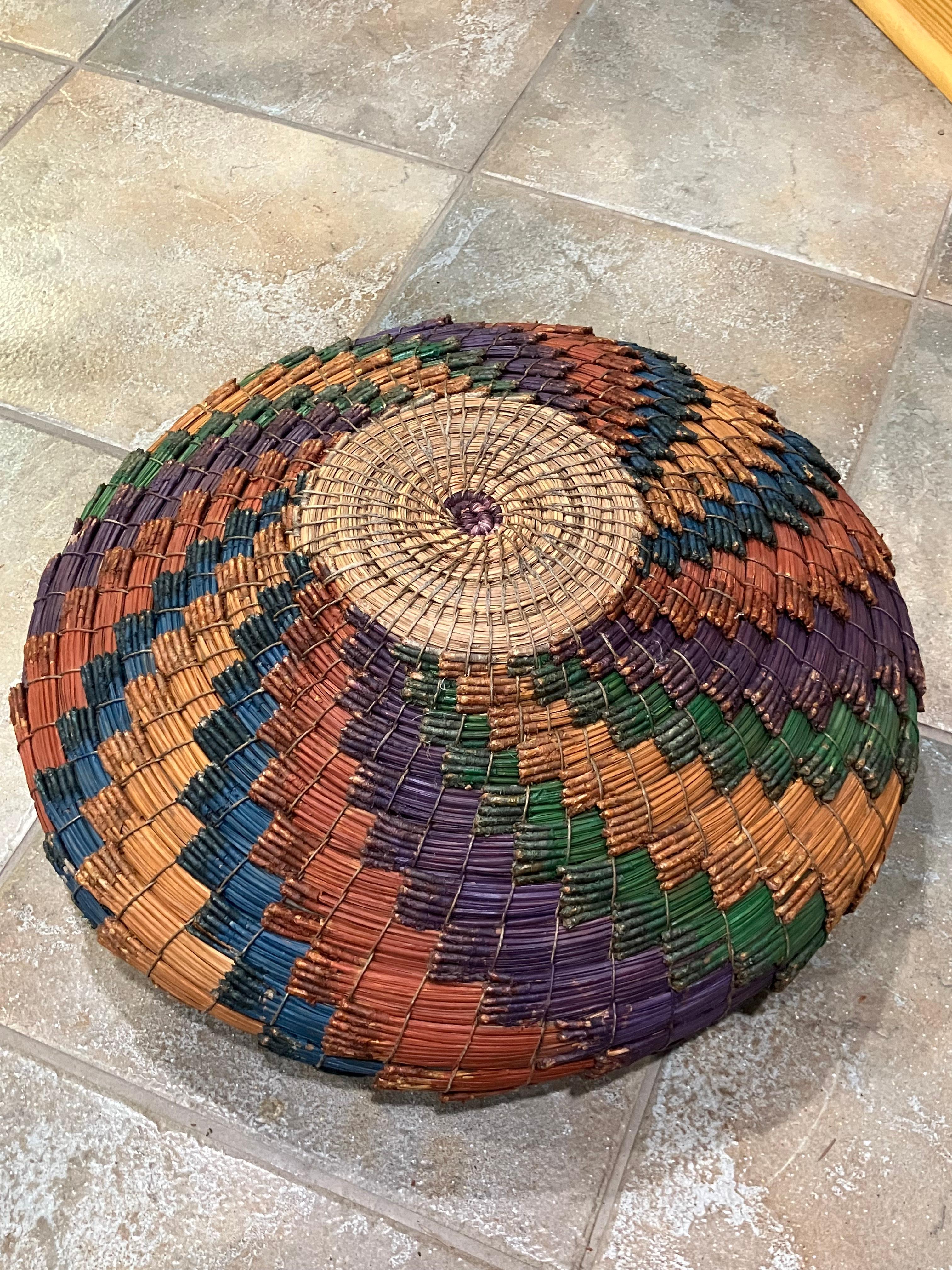 Fibre naturelle 20th Century African Woven Basket en vente