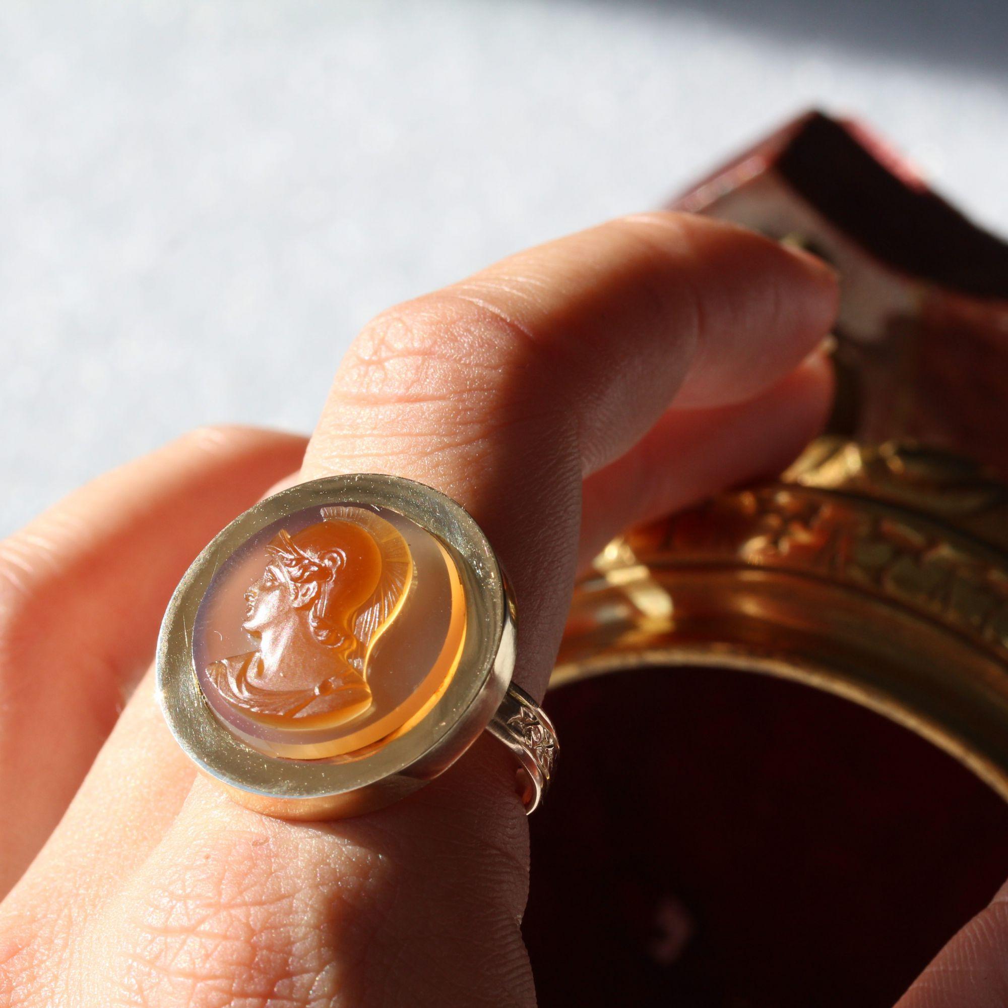 18k gold cameo ring
